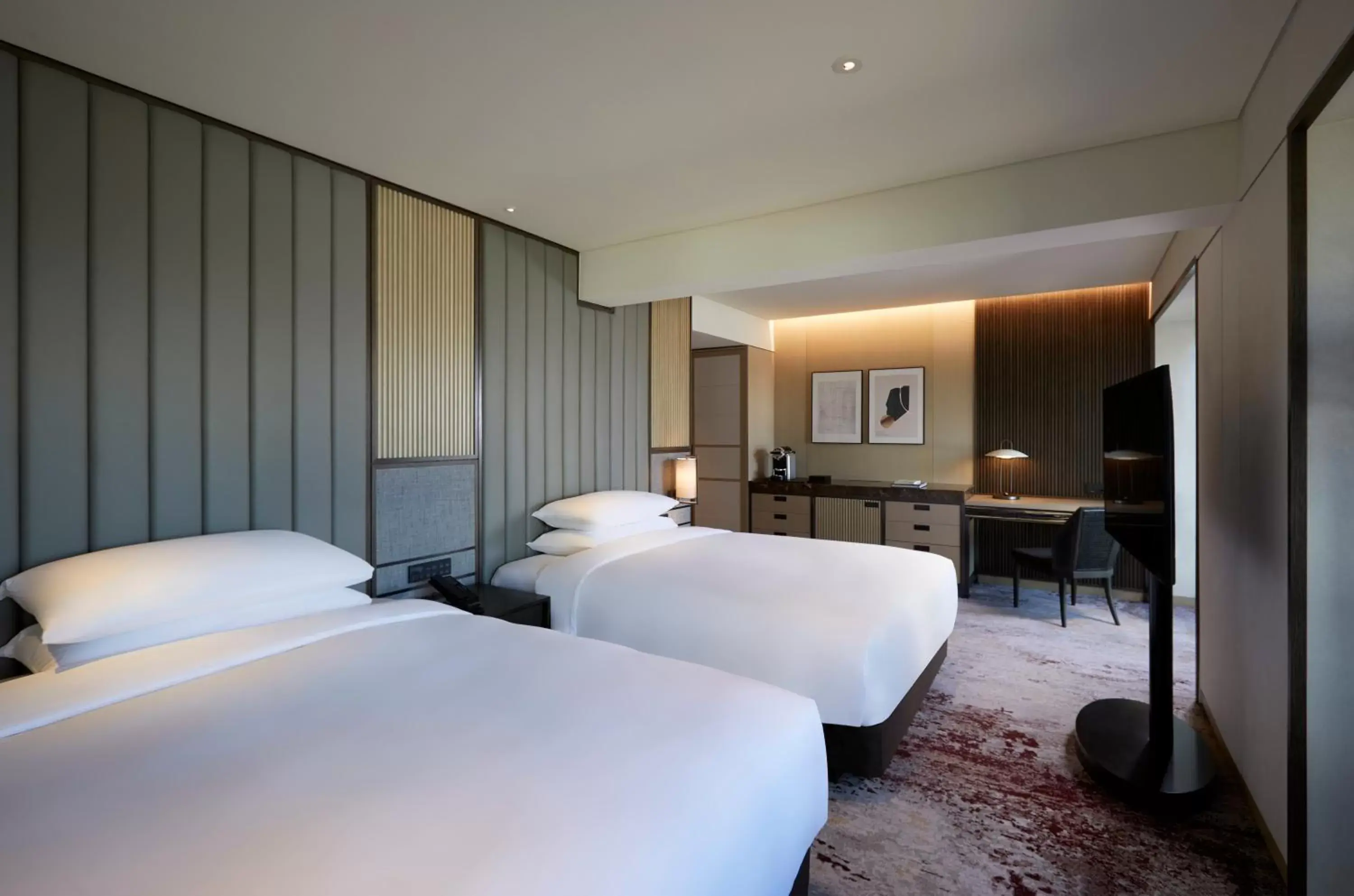 Photo of the whole room, Bed in Grand InterContinental Seoul Parnas, an IHG Hotel
