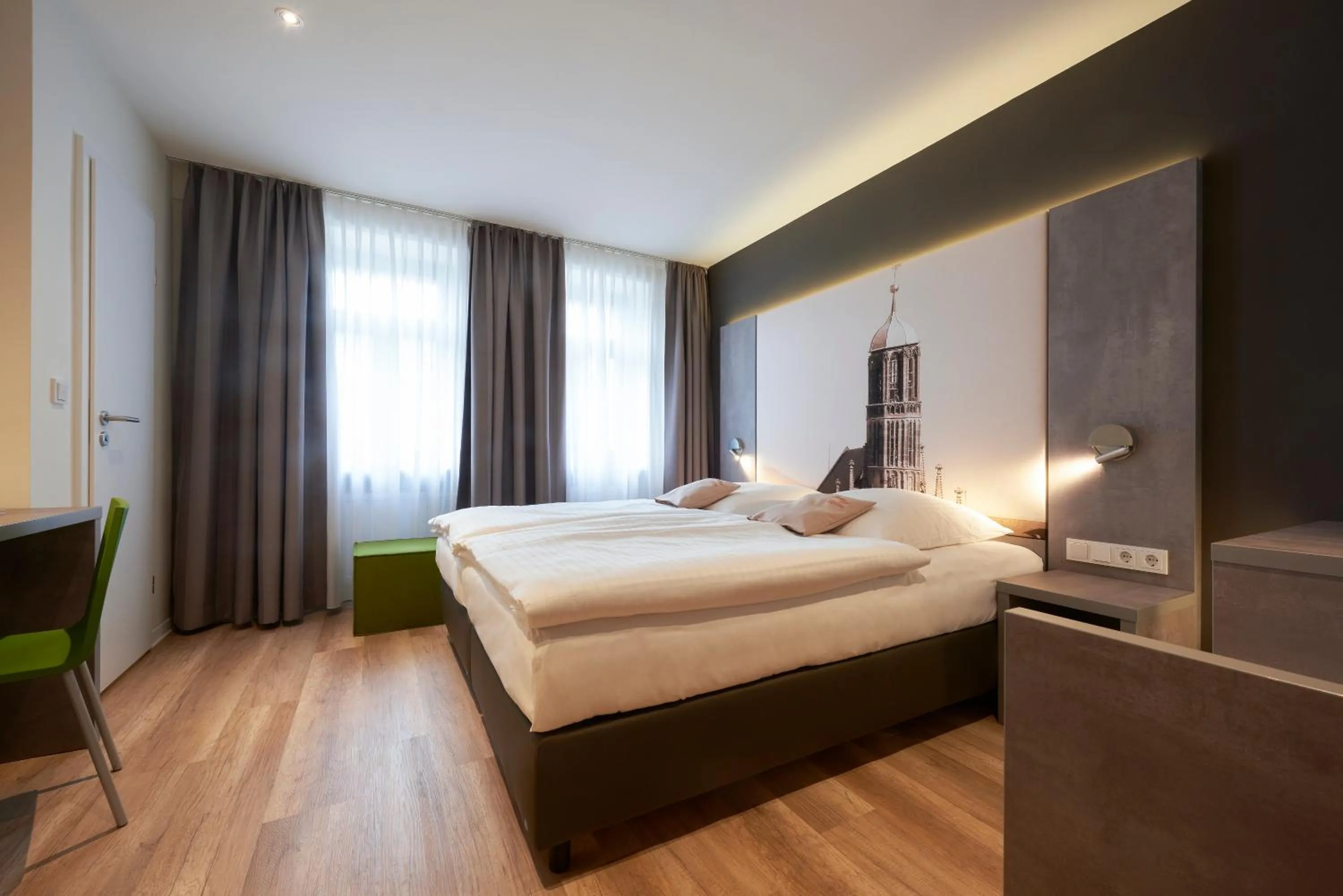 Photo of the whole room, Bed in Hotel VICTORIA Nürnberg