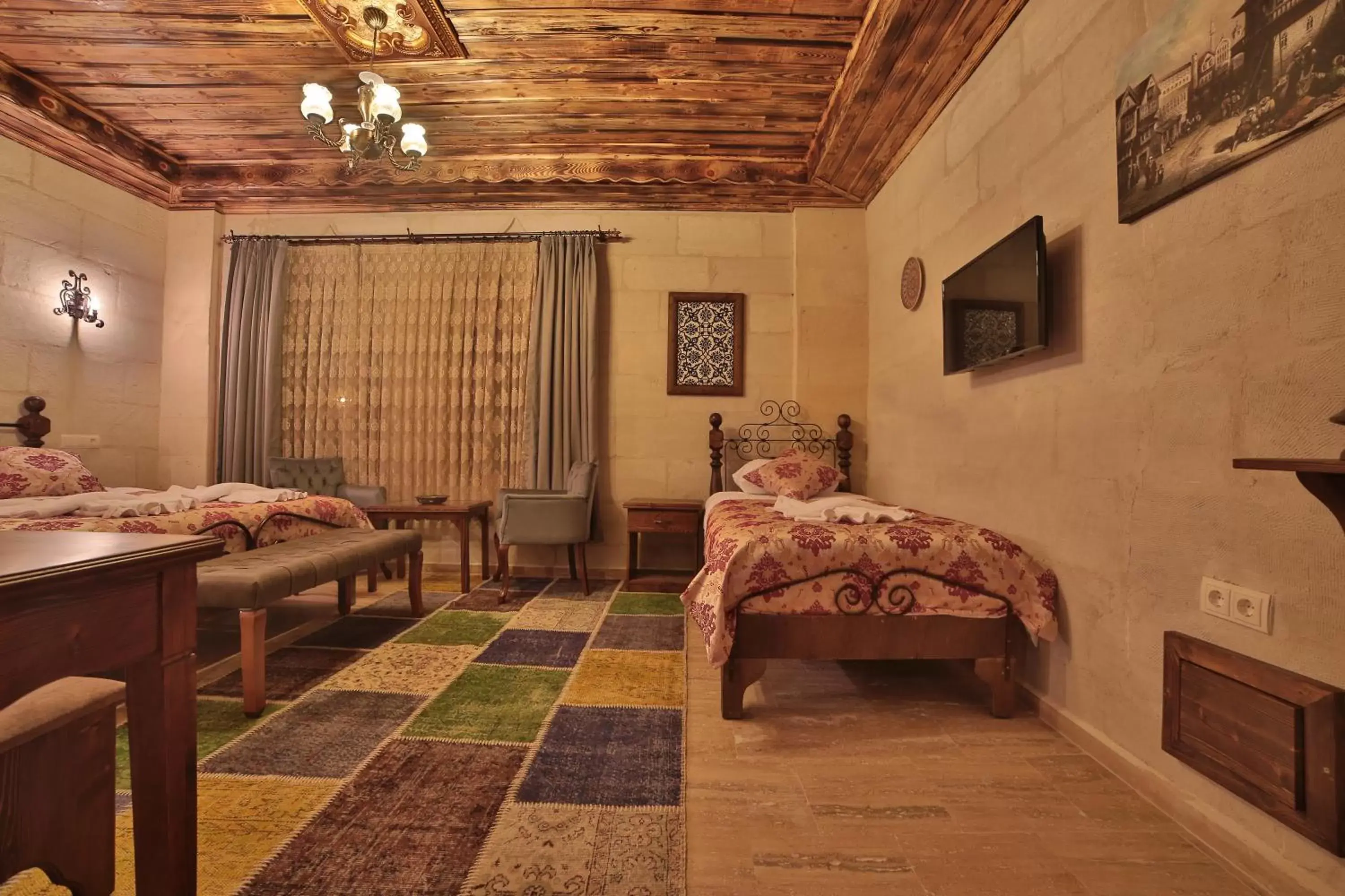 Photo of the whole room in Caravanserai Inn Hotel