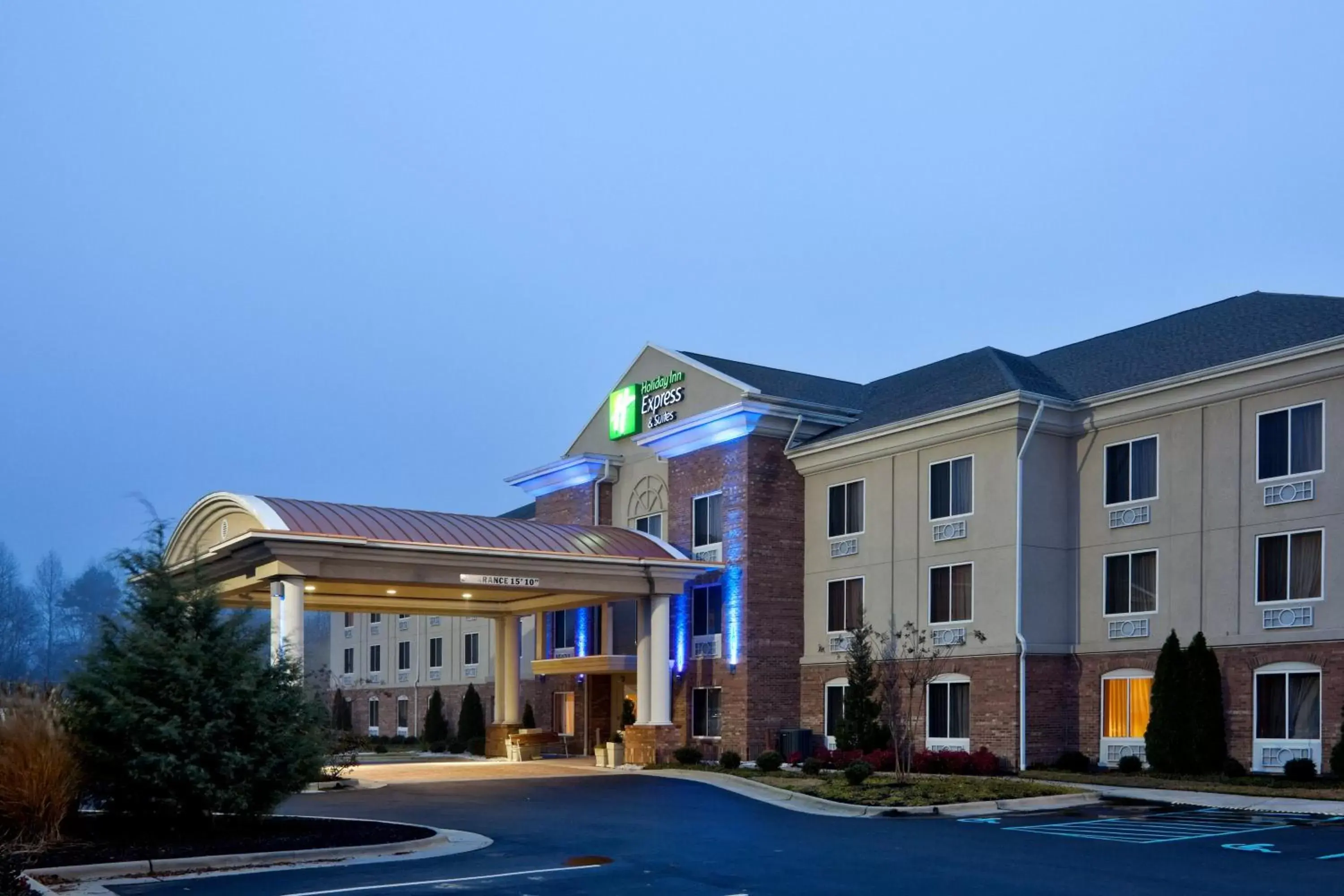 Property Building in Holiday Inn Express Hotel & Suites High Point South, an IHG Hotel