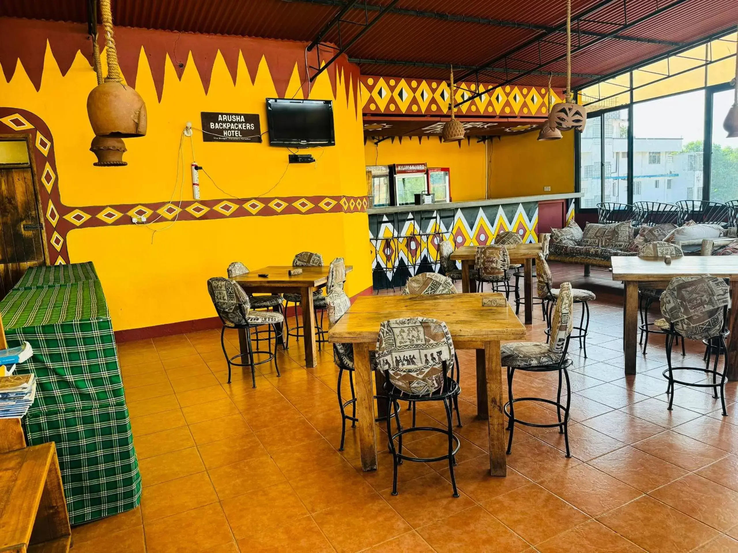Restaurant/Places to Eat in Arusha Backpackers Hotel