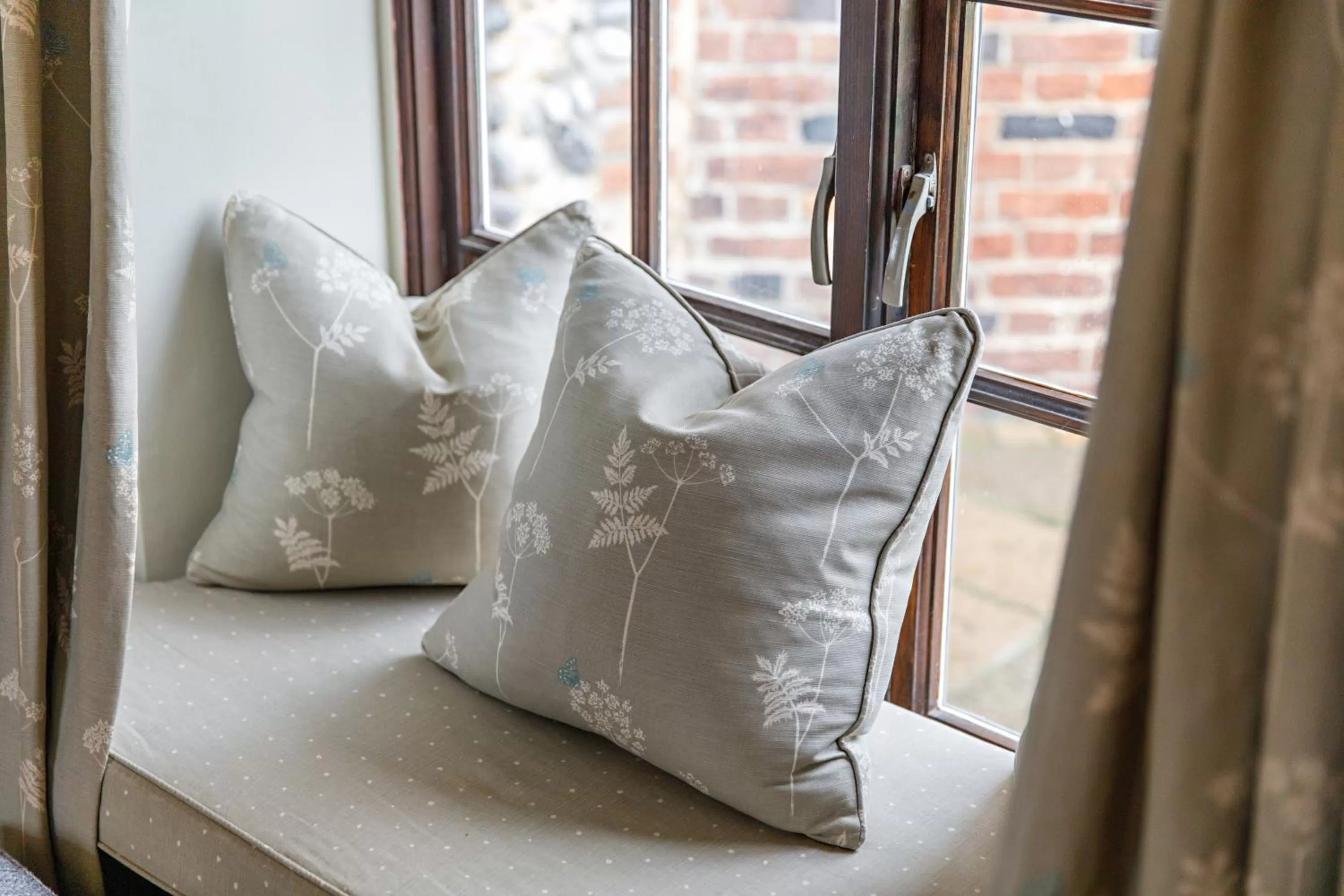 Bedroom, Seating Area in Cley Windmill