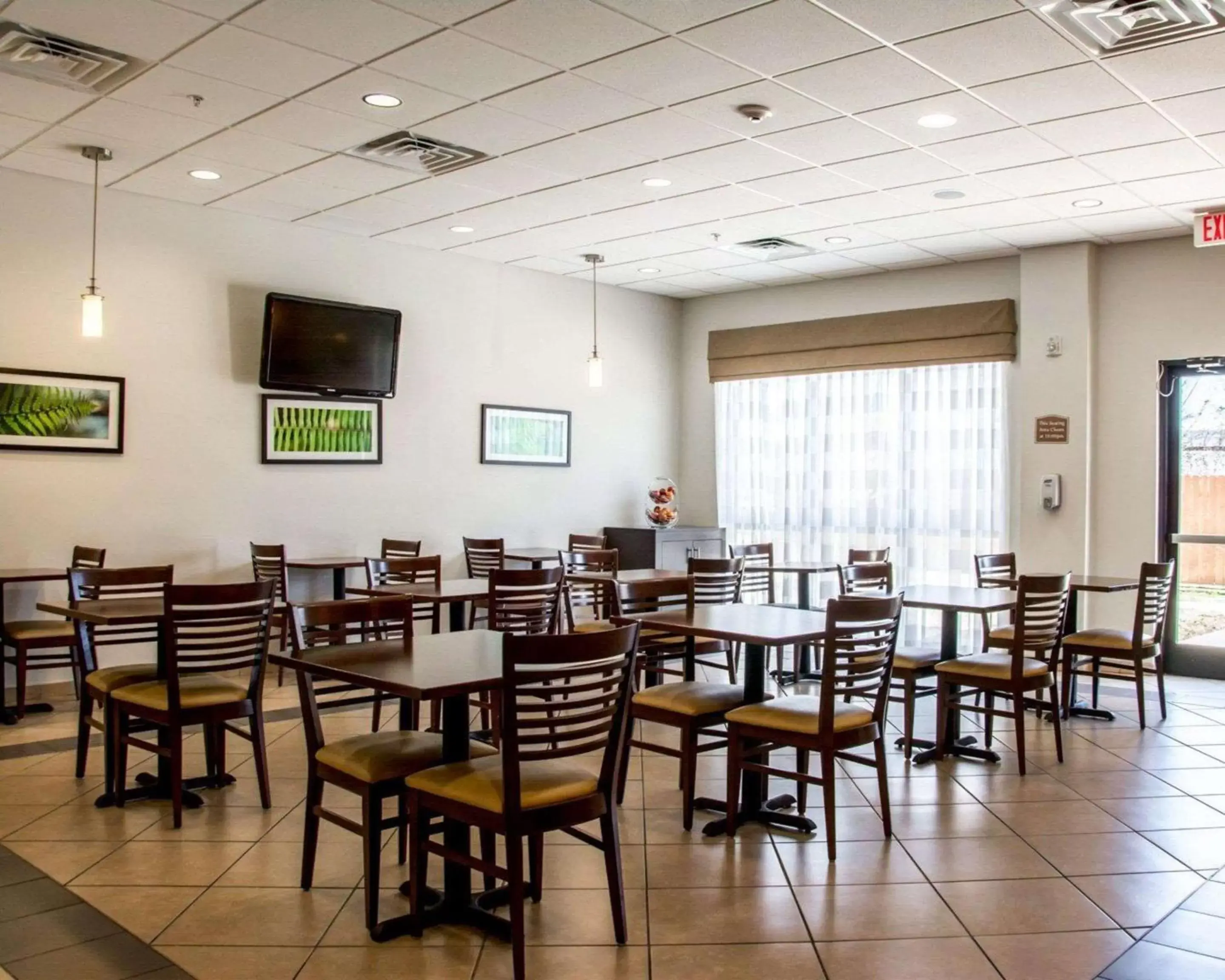 Restaurant/Places to Eat in Sleep Inn and Suites near Mall & Medical Center