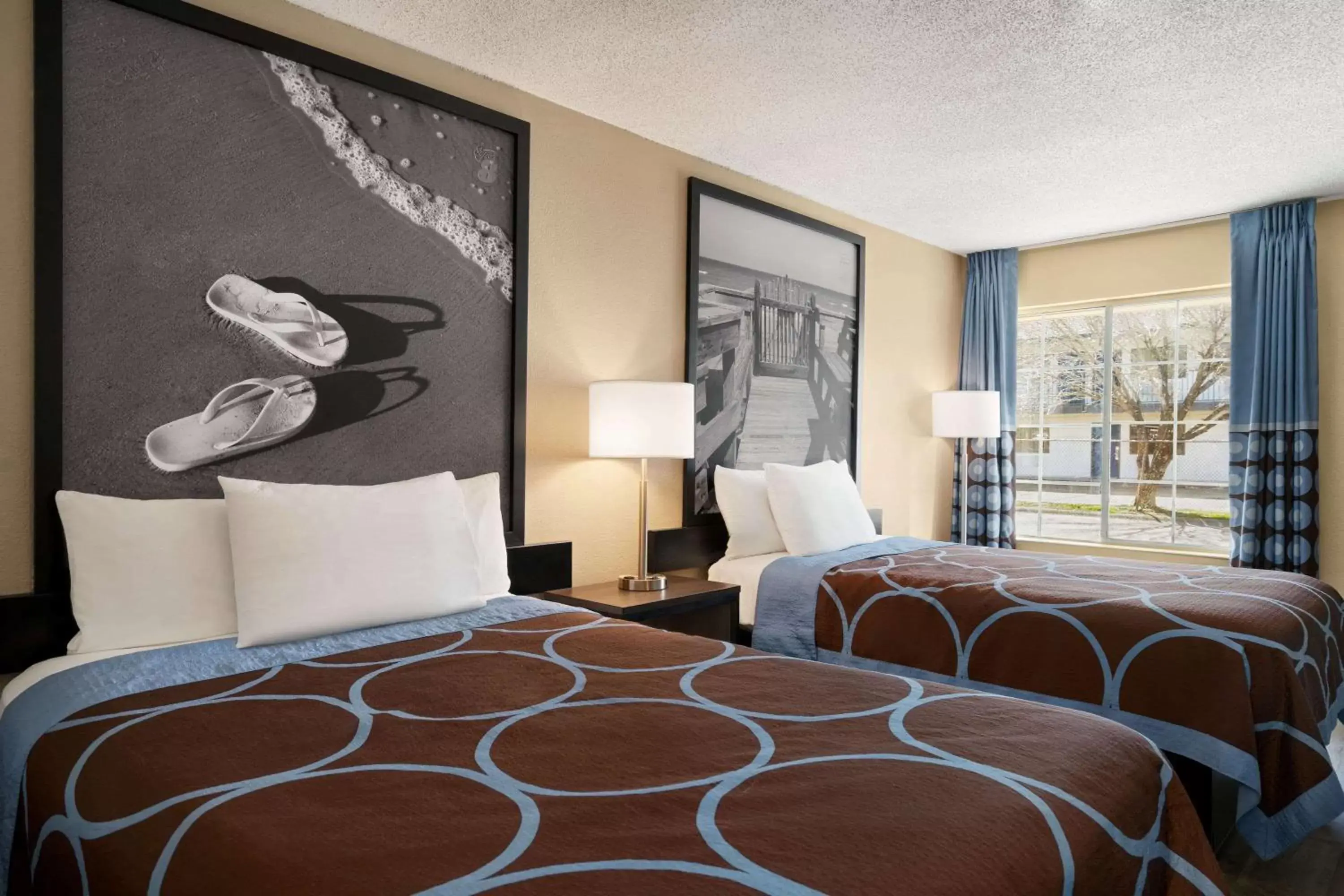 Bedroom, Bed in Super 8 by Wyndham Gulfport Airport NW Near Biloxi Bedroom, Bed in Super 8 by Wyndham Gulfport Airport NW Near Biloxi