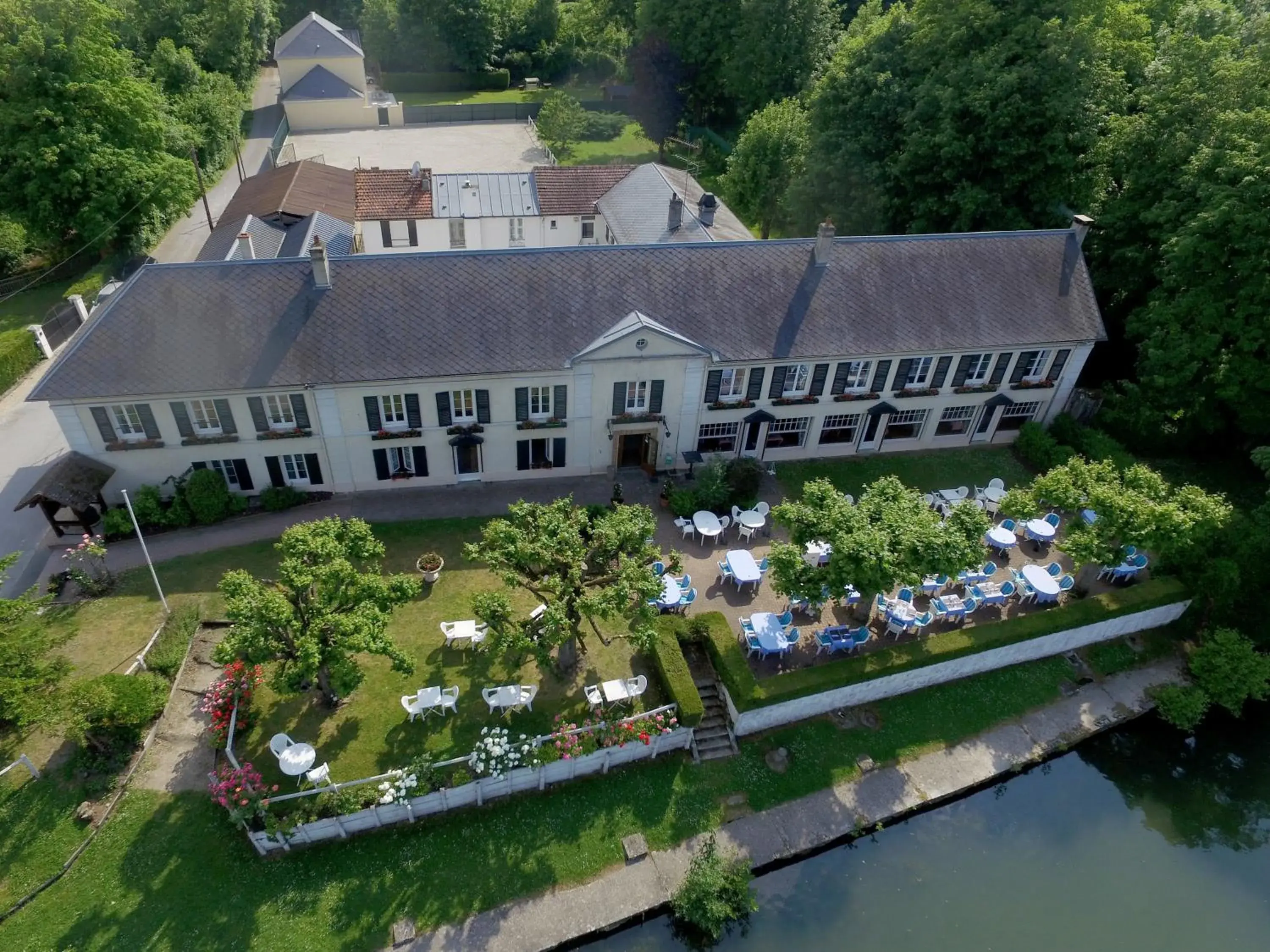 Patio, Bird's-eye View in Hostellerie de Pavillon Saint-Hubert