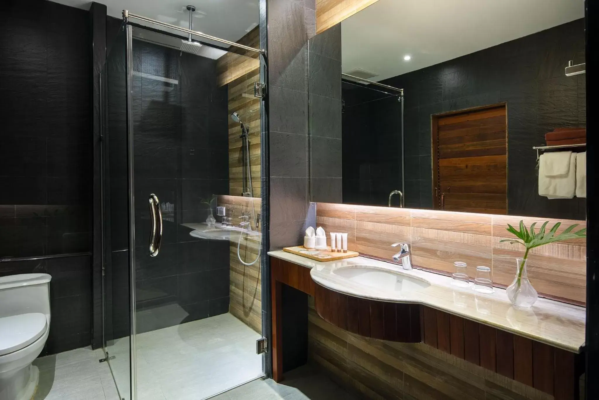 Shower, Bathroom in La Isla Pranburi Beach Resort