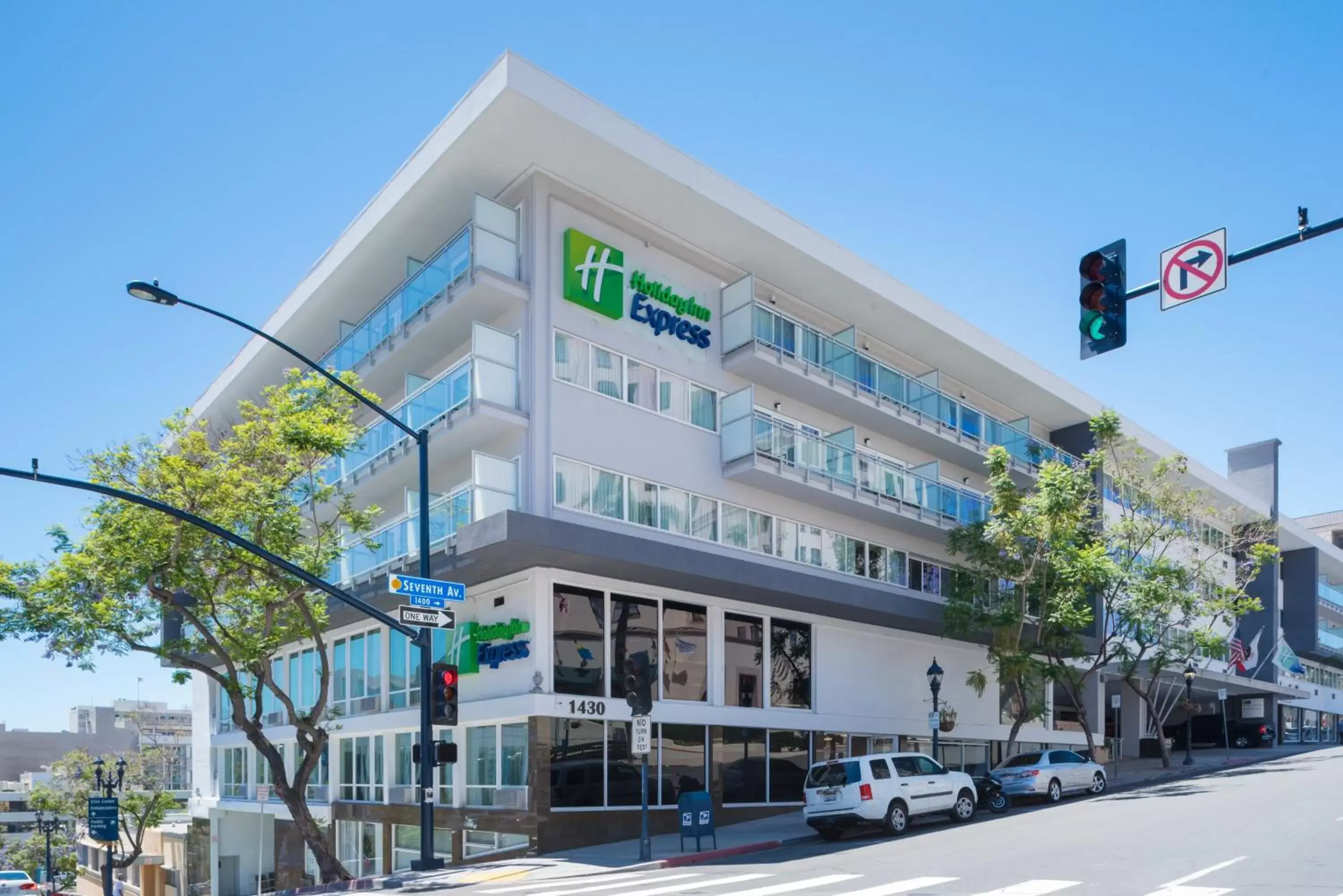 Property building in Holiday Inn Express - Downtown San Diego, an IHG Hotel