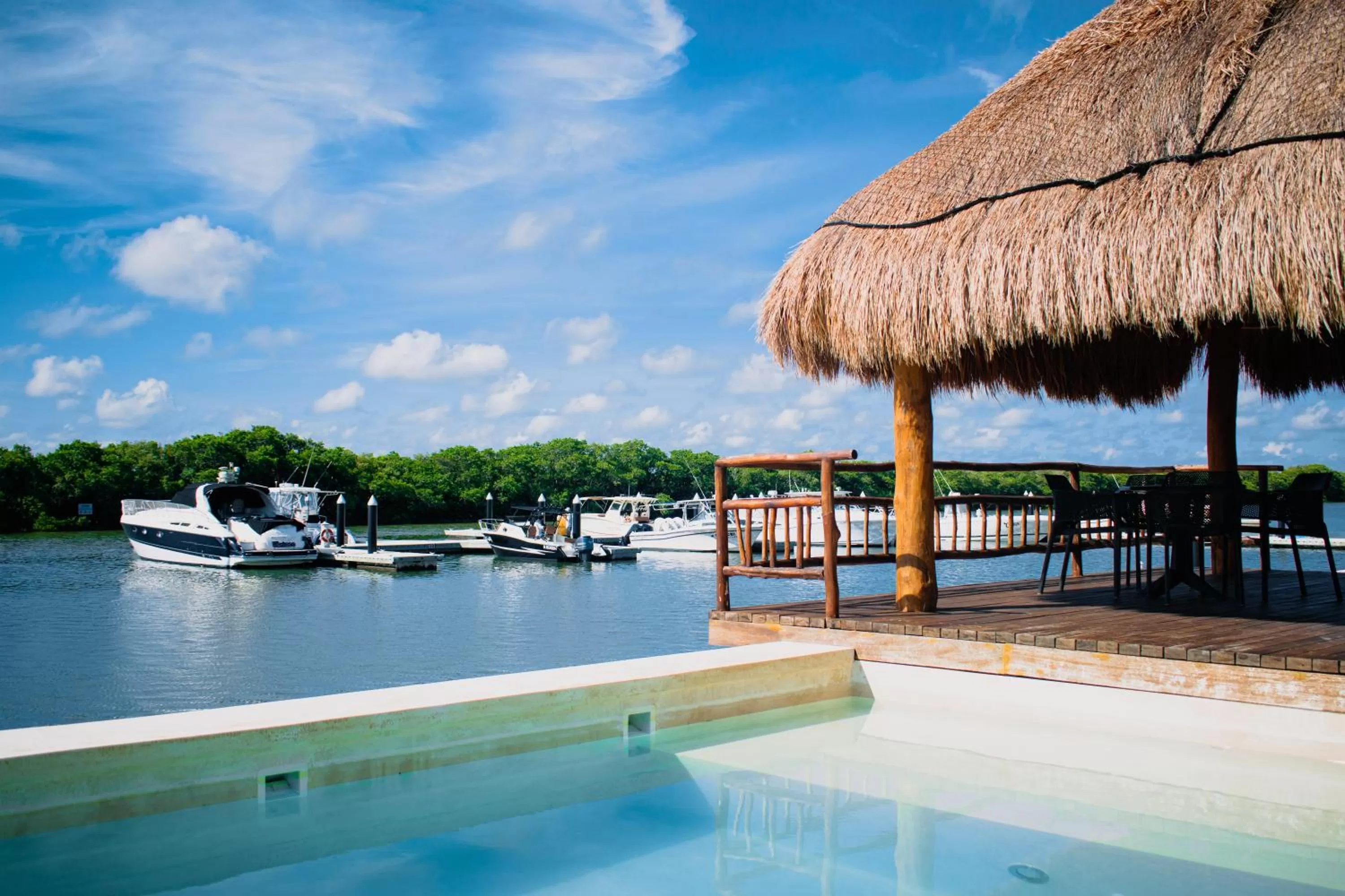 Swimming pool in Villas Grand Marina Kinuh