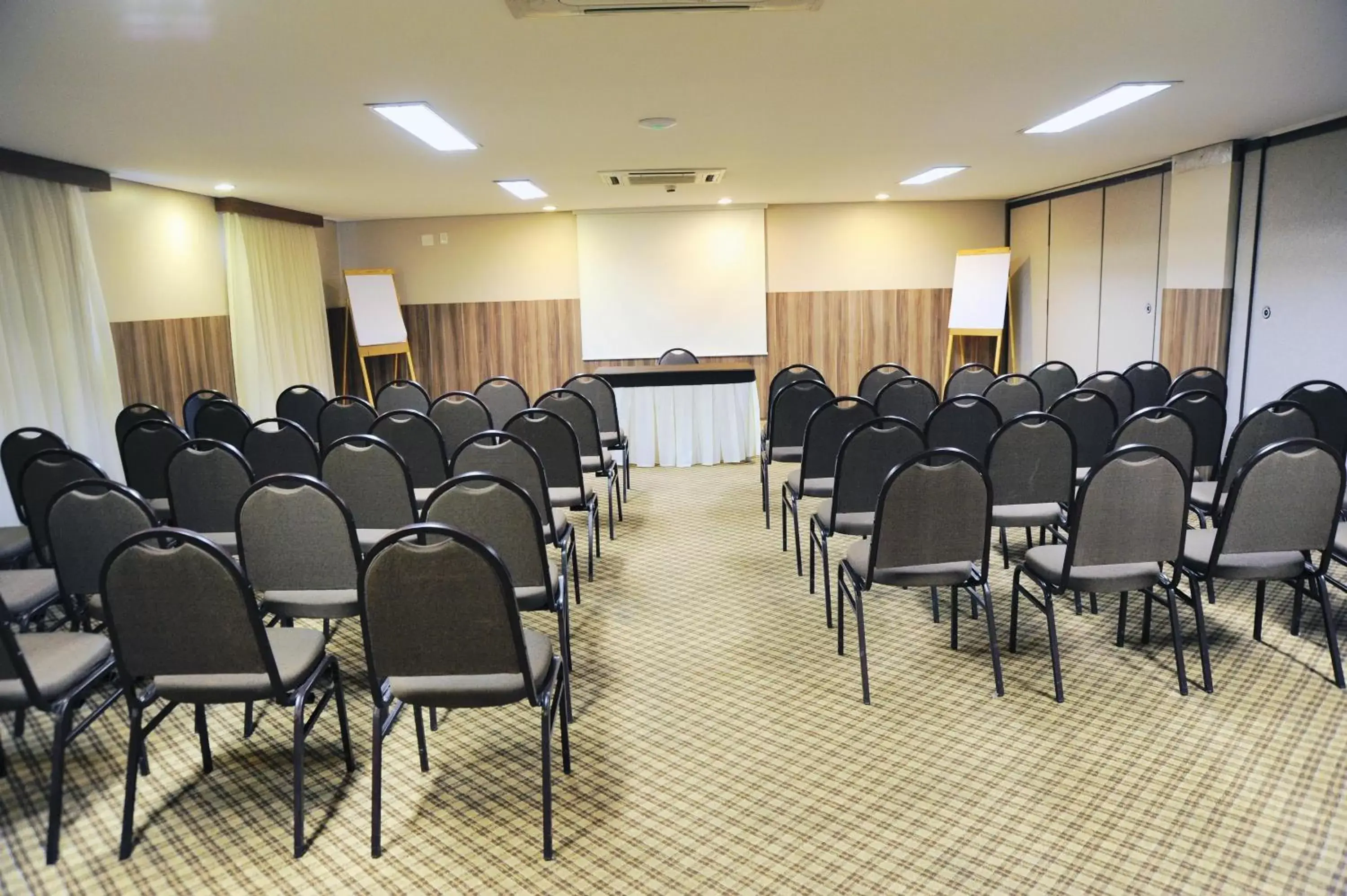 Business facilities in Comfort Hotel Araraquara