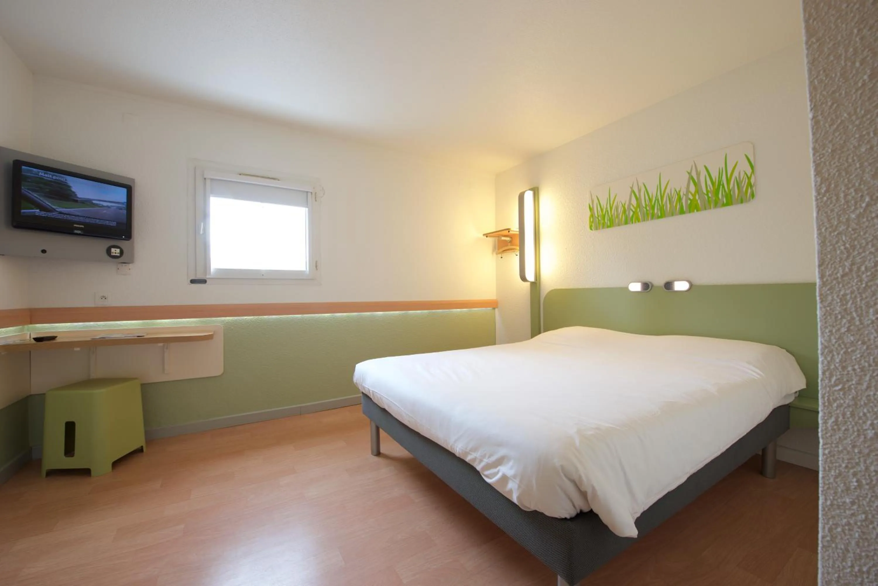 Bed in ibis budget Pau Lescar