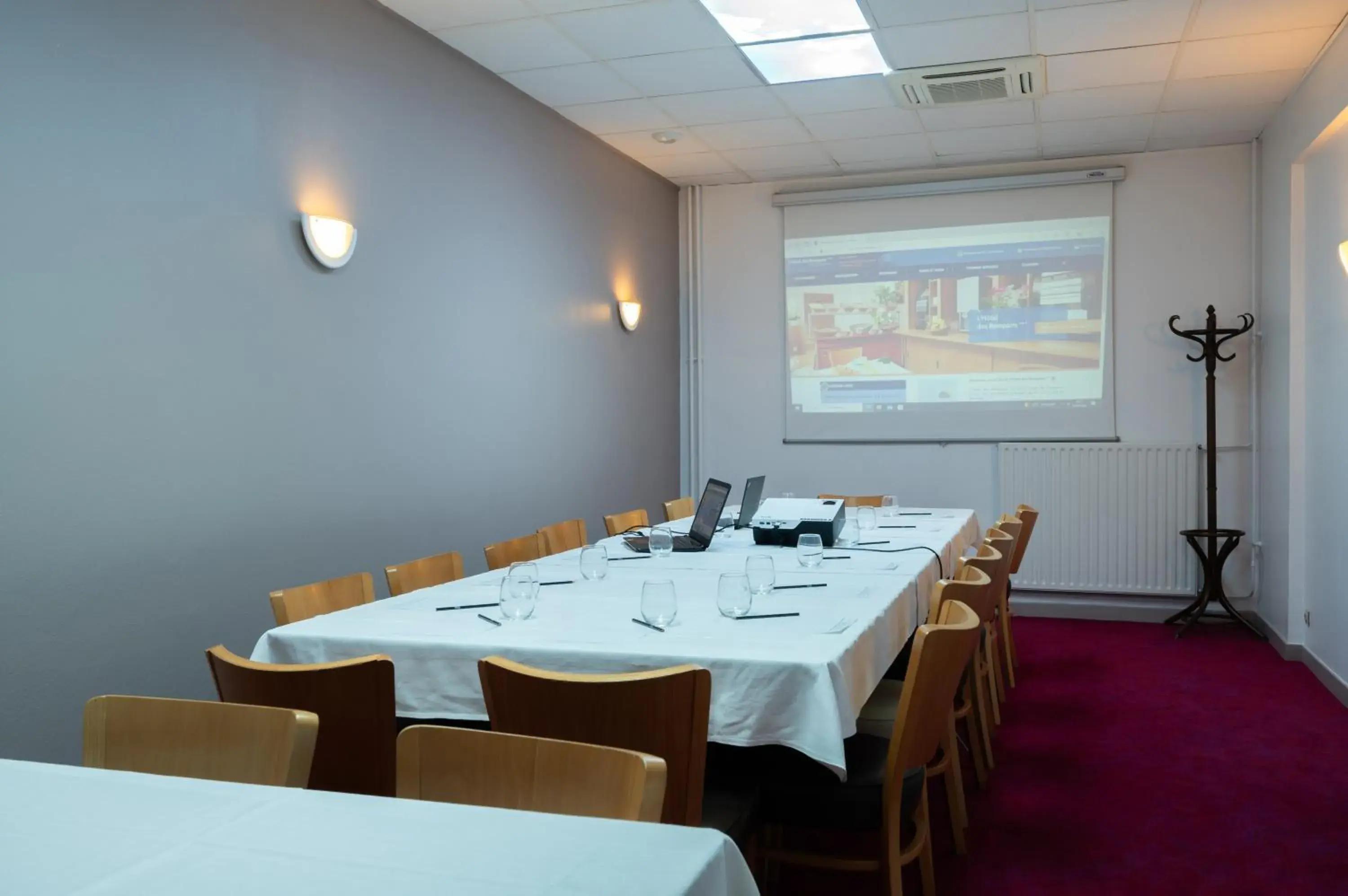 Meeting/conference room, Restaurant/Places to Eat in Hôtel & Restaurant des Remparts