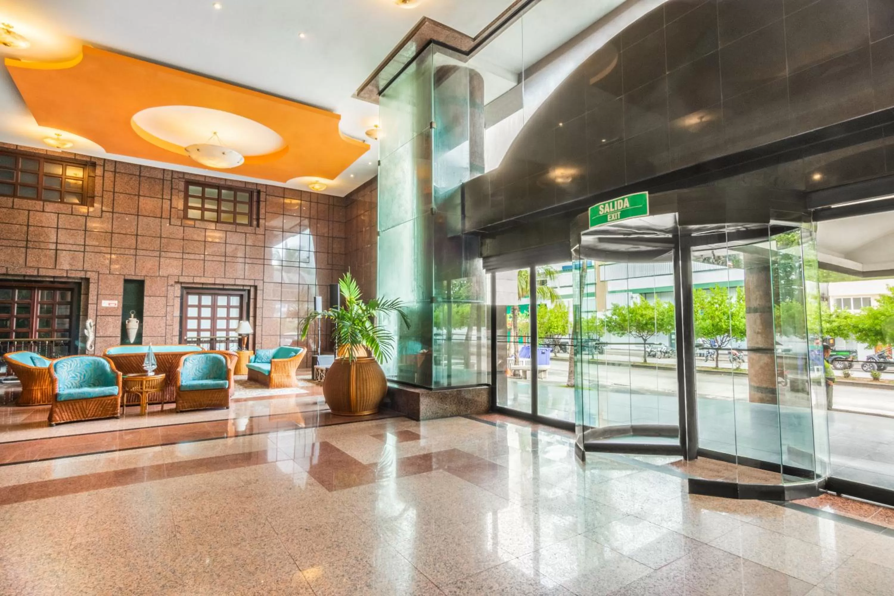 Living room in GHL Hotel Sunrise