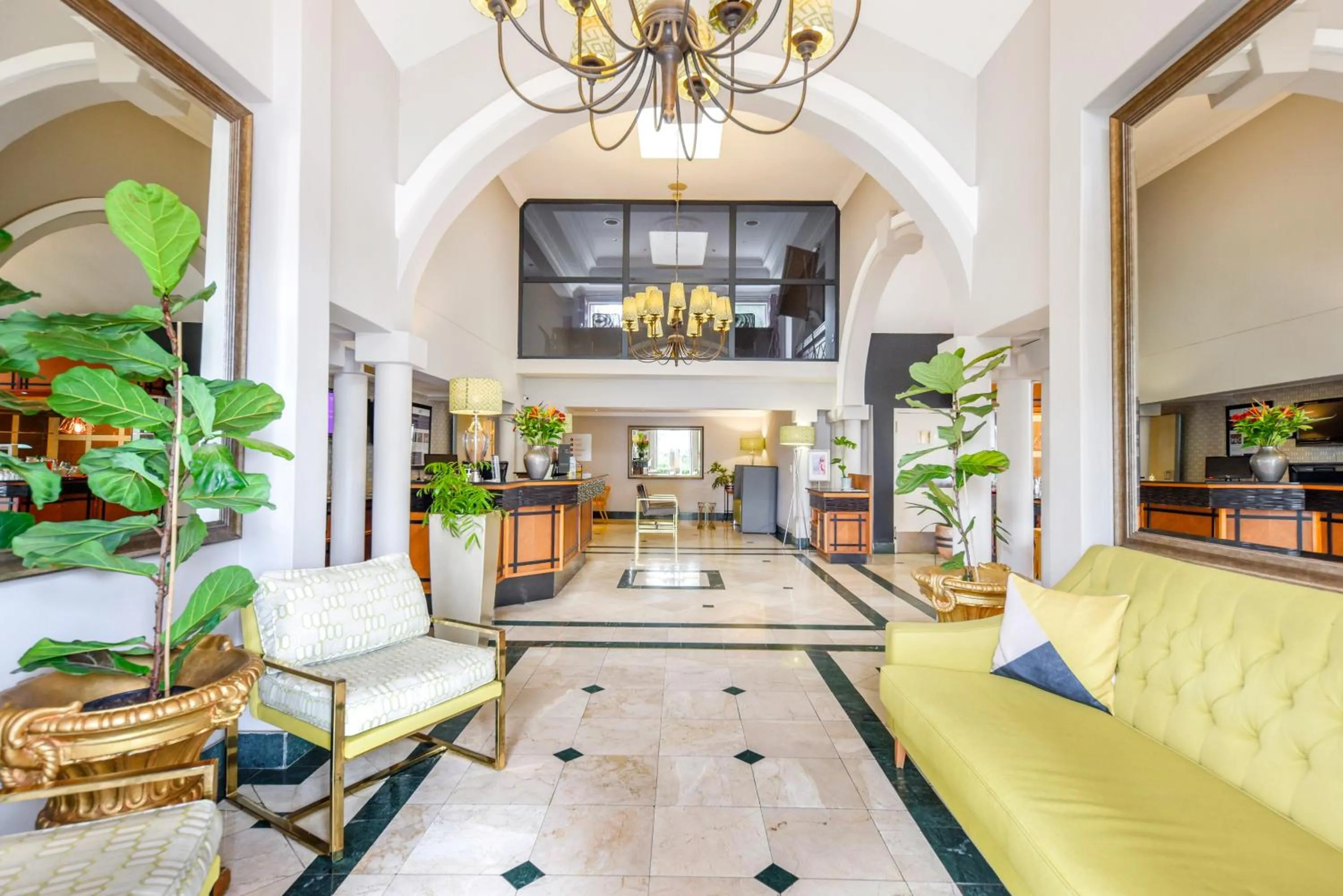 Lobby or reception in Mercure Johannesburg Midrand