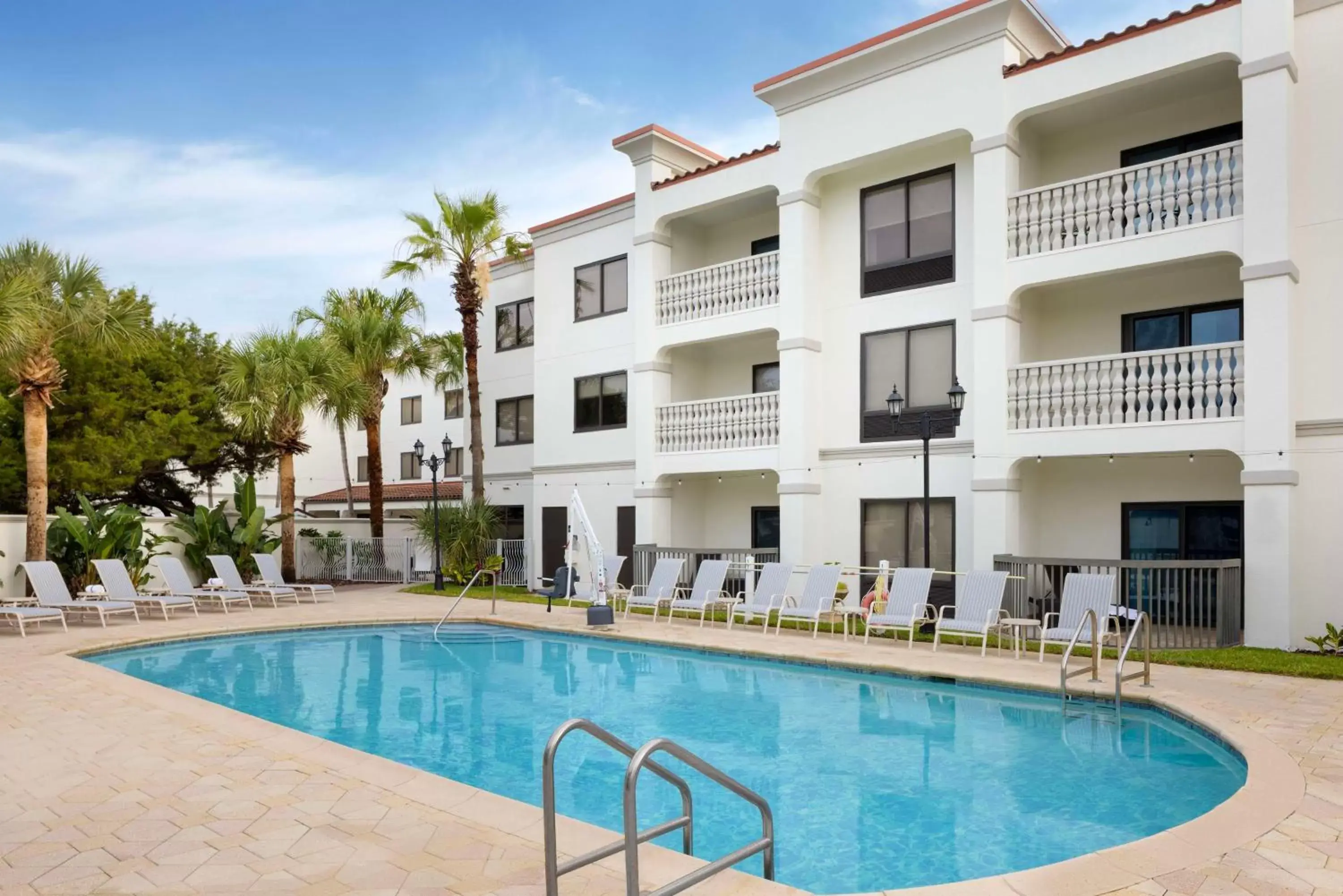 Pool view, Swimming Pool in Hampton Inn & Suites St. Augustine-Vilano Beach