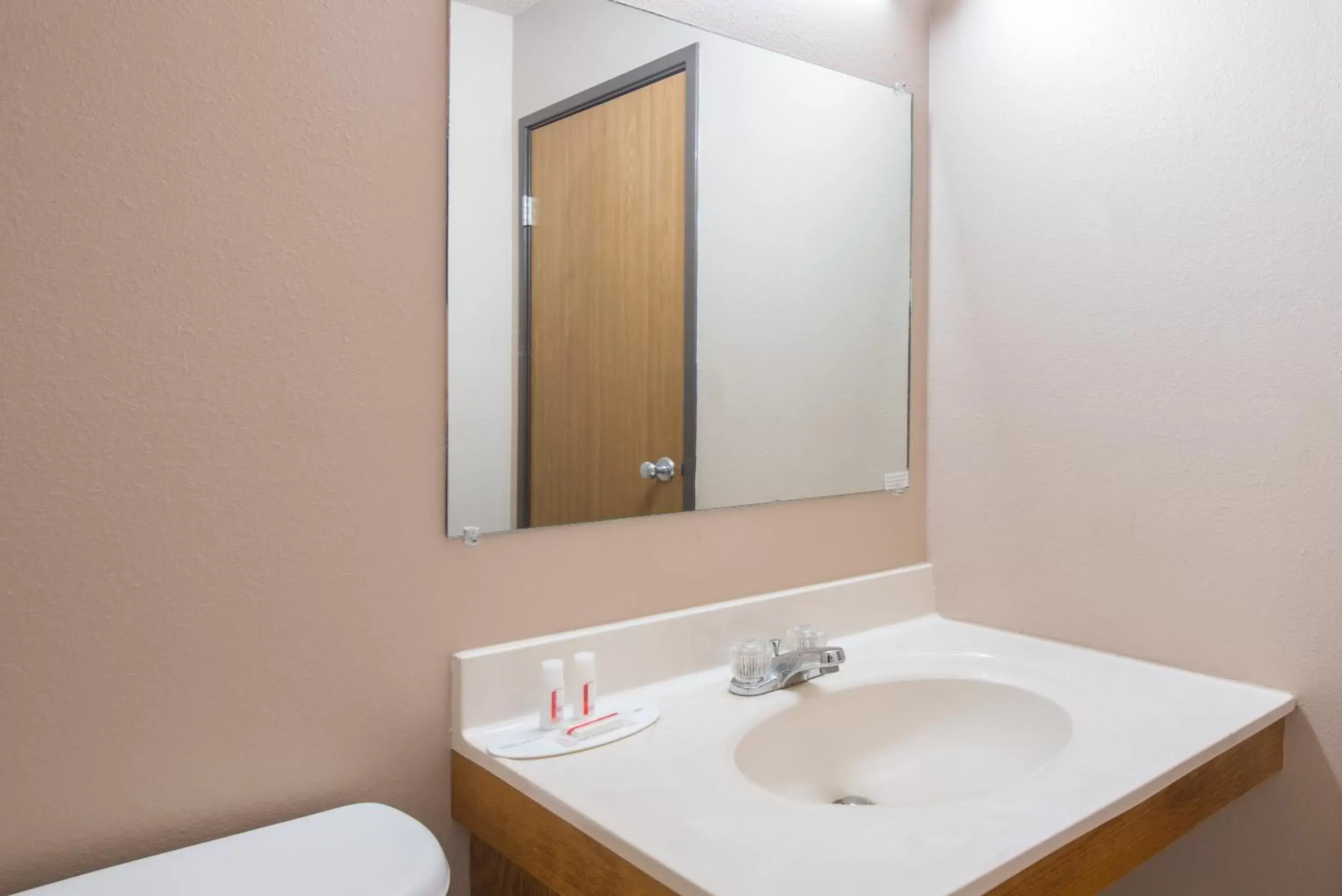 Bathroom in Super 8 by Wyndham Abilene KS