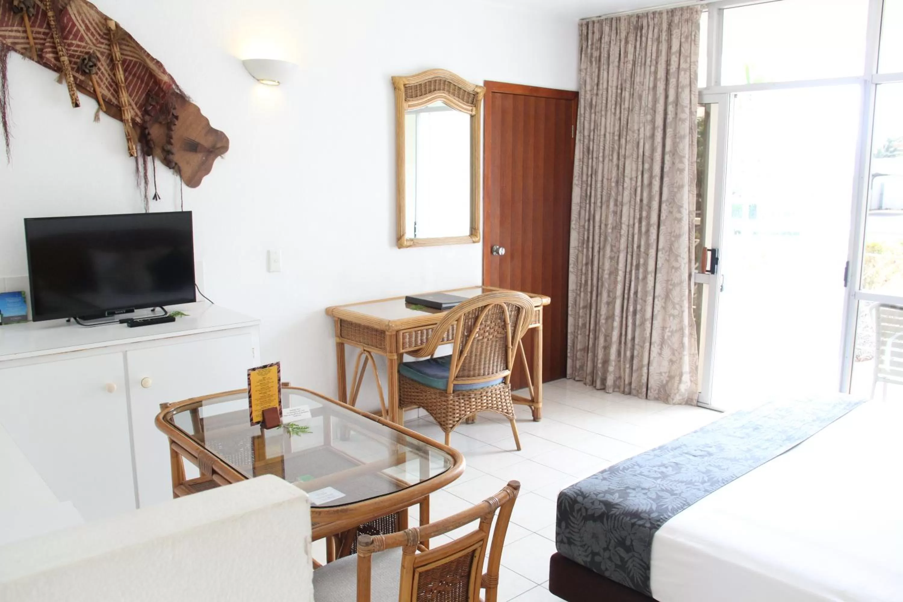 Day, Bed in The Melanesian Port Vila