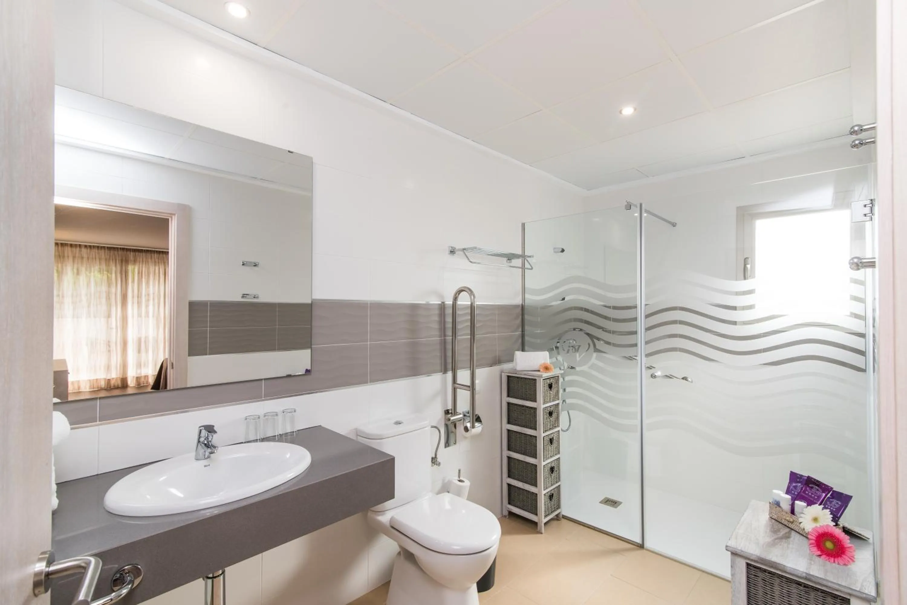 Shower in Hotel Baviera