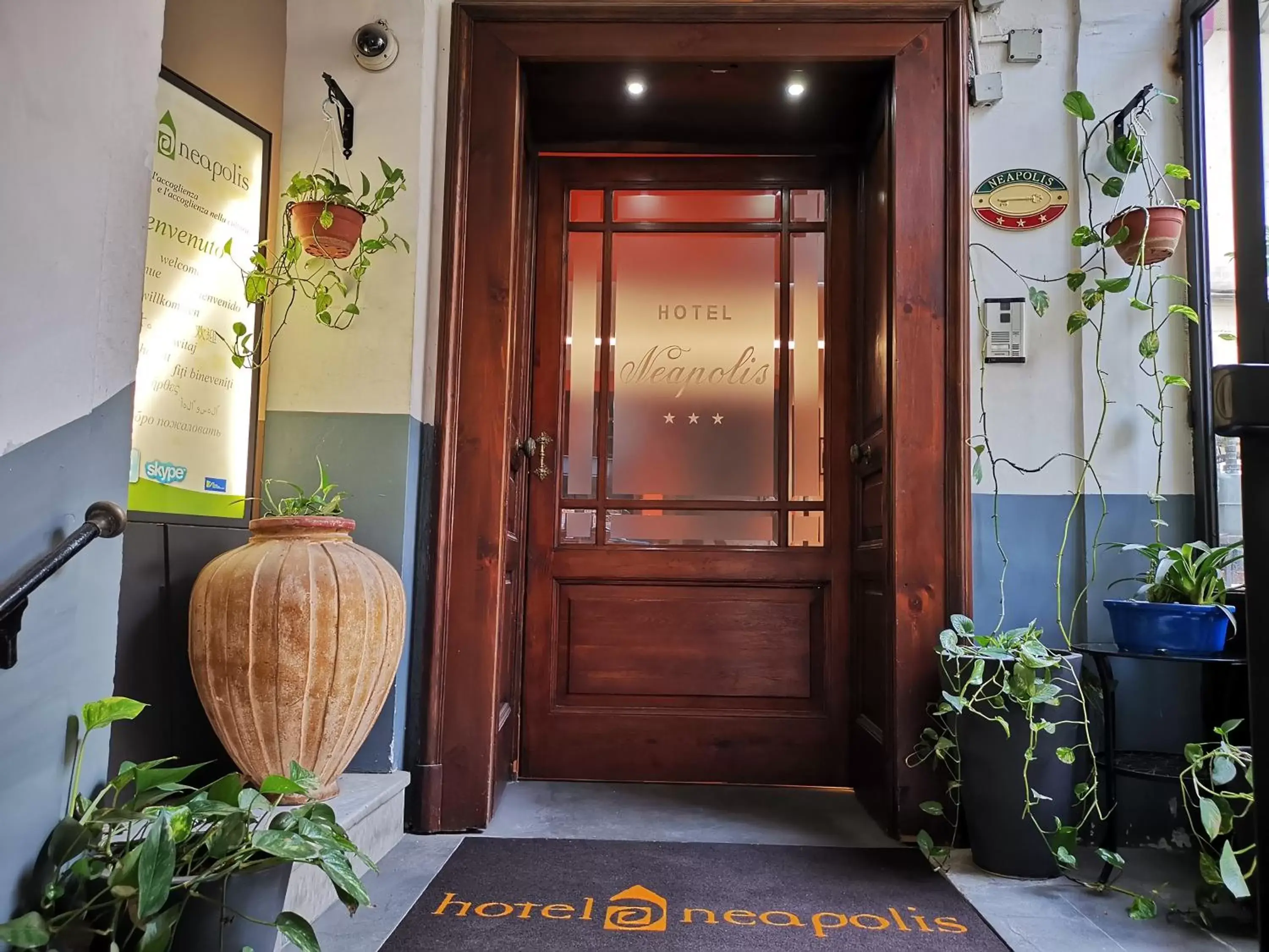 Facade/Entrance in Hotel Neapolis