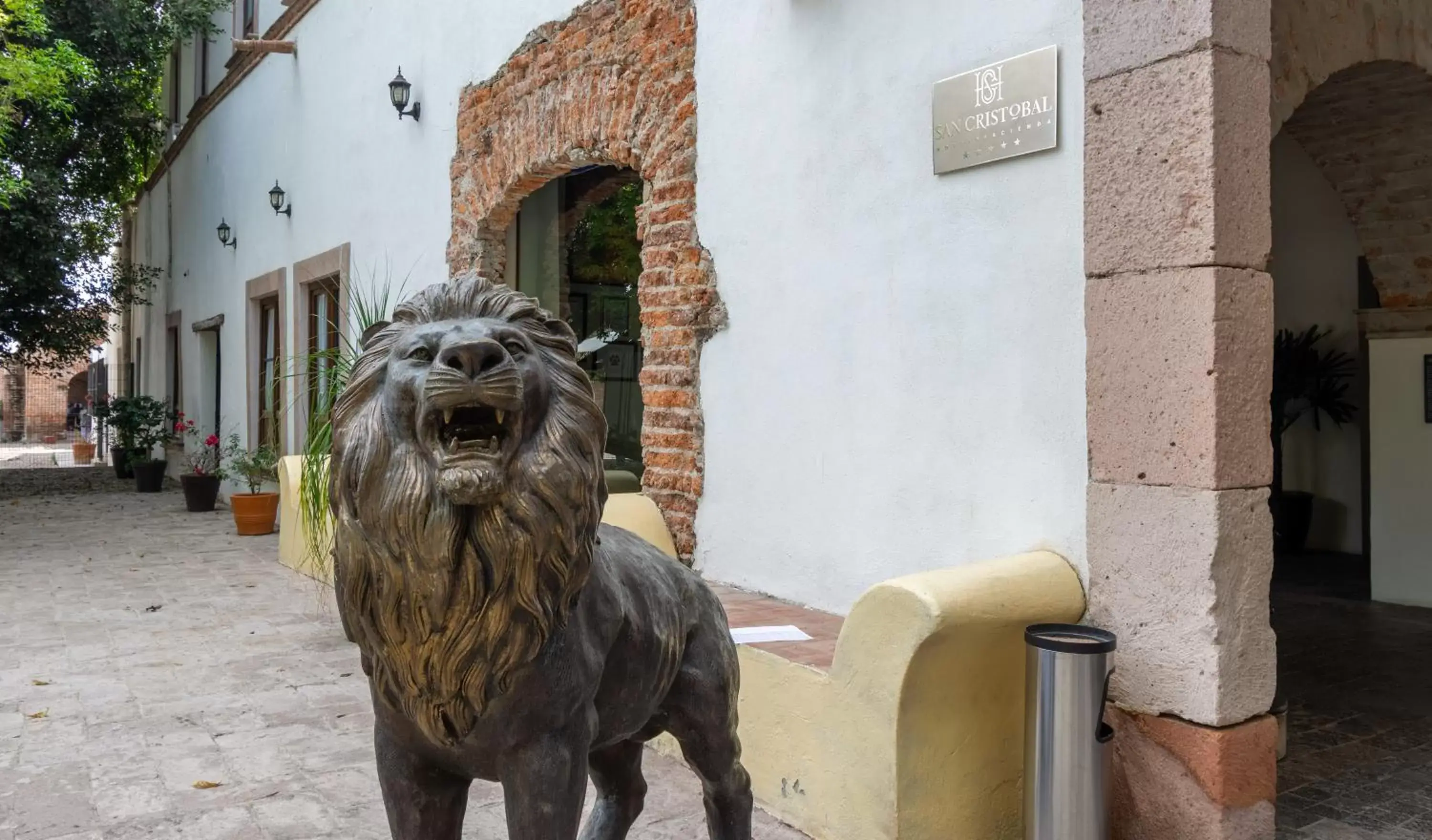 Facade/entrance, Pets in Hotel Hacienda San Cristóbal