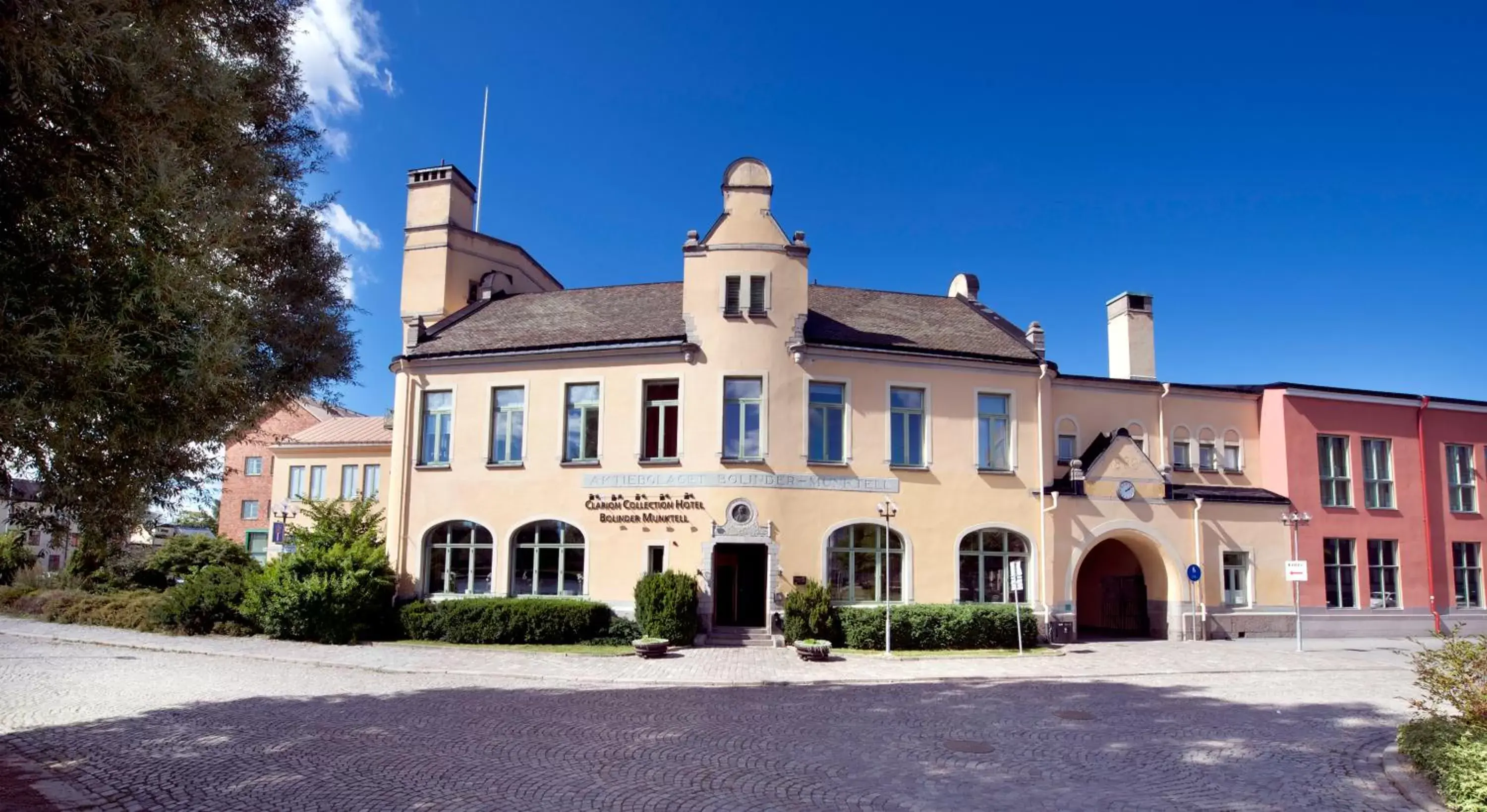 Property building in Clarion Collection Hotel Bolinder Munktell