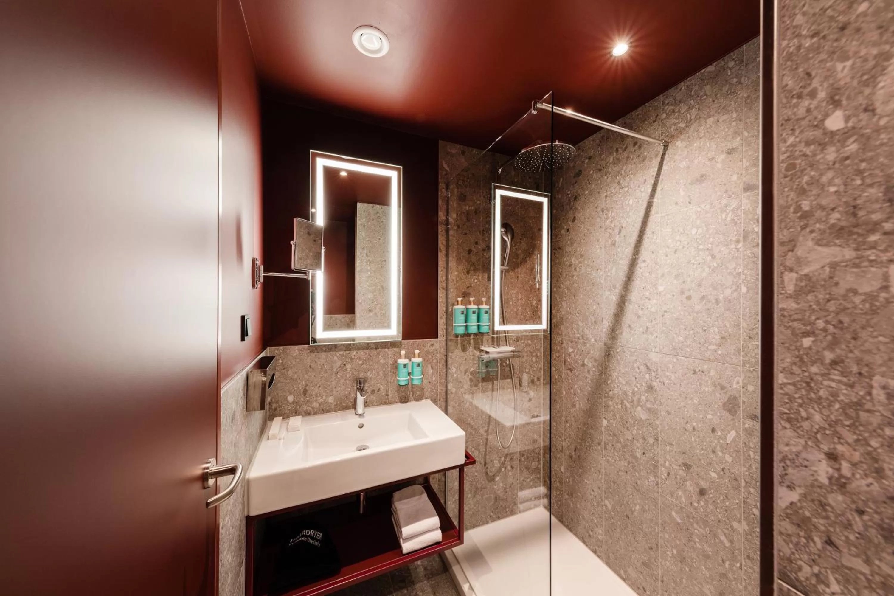 Shower in Novotel Münster City