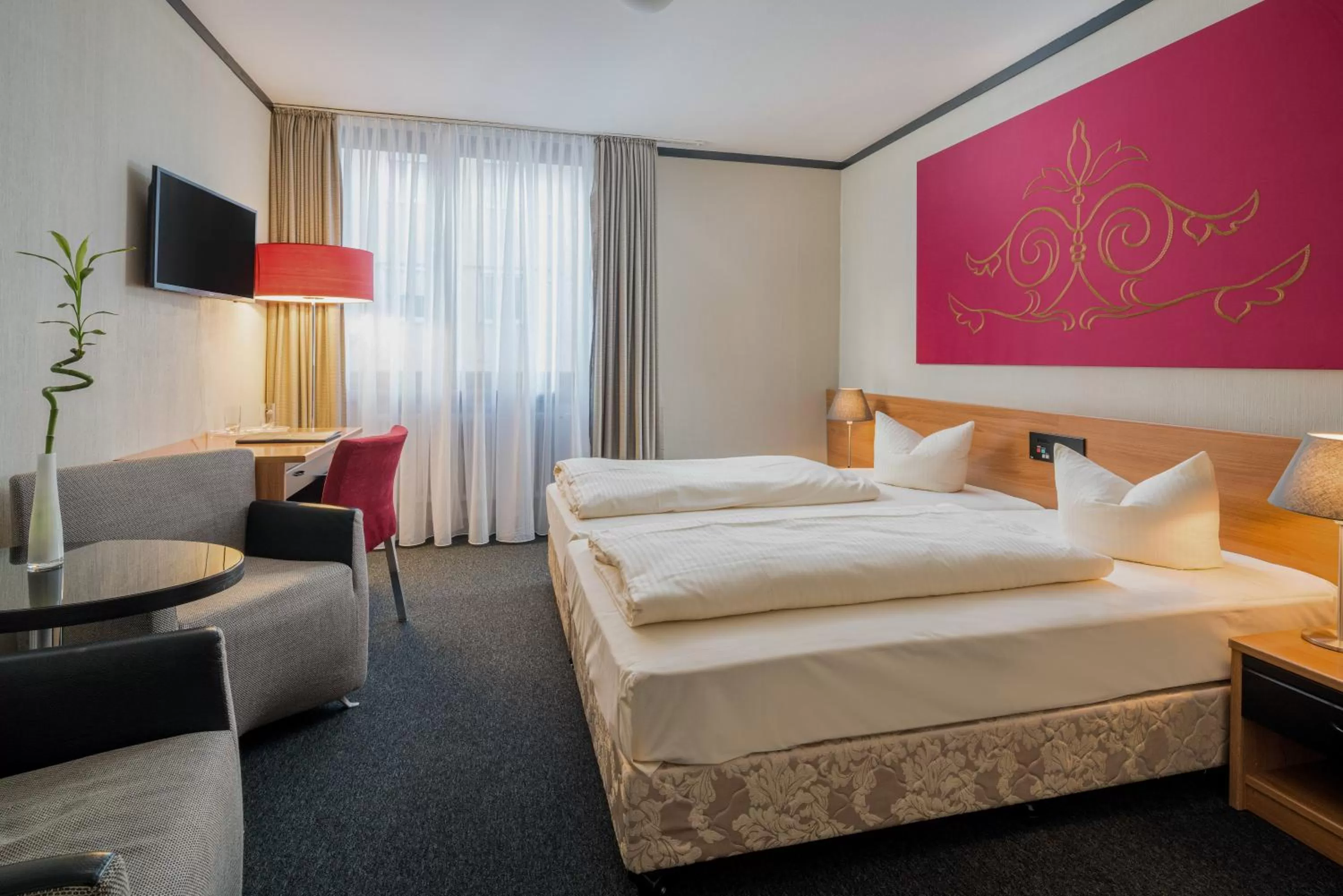 Photo of the whole room, Bed in Hotel Fidelio