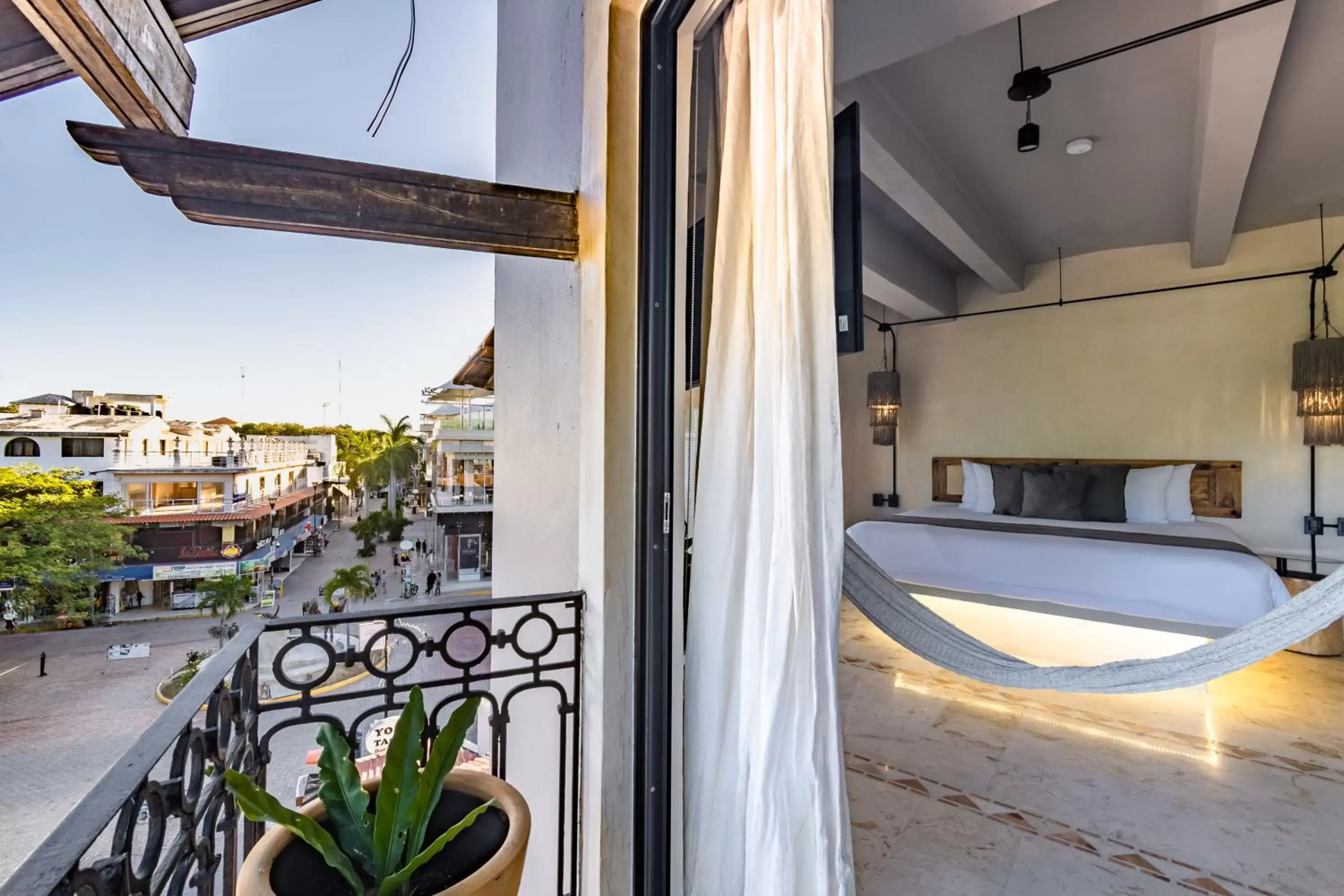 Bed in Caribbean Paradise Hotel & Spa - 5th Avenue Bed in Caribbean Paradise Hotel & Spa - 5th Avenue