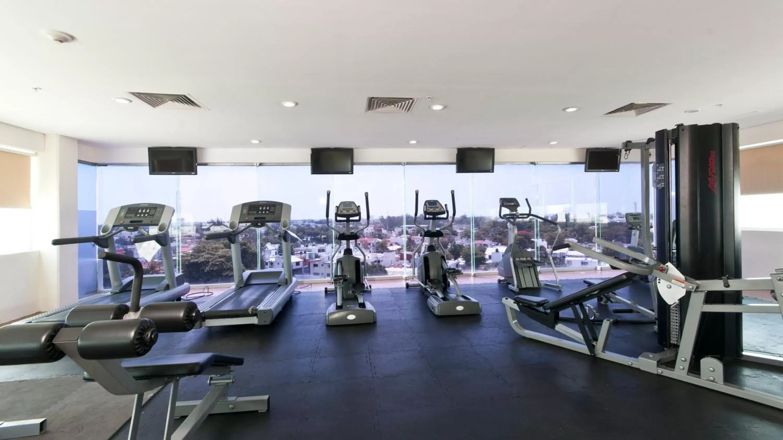 Fitness centre/facilities, Fitness Center/Facilities in Holiday Inn Express Ciudad Del Carmen, an IHG Hotel