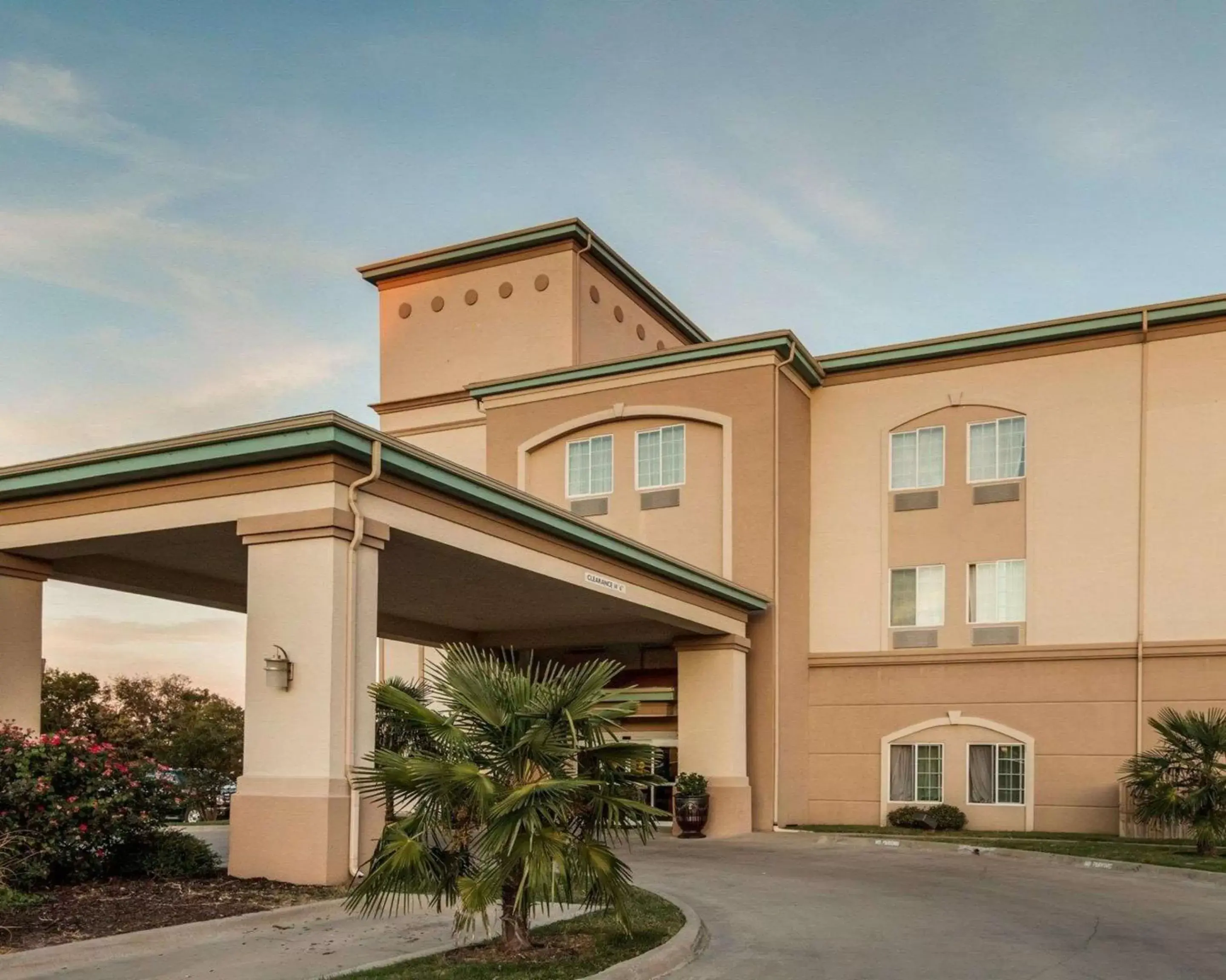 Property Building in Quality Inn and Suites Groesbeck