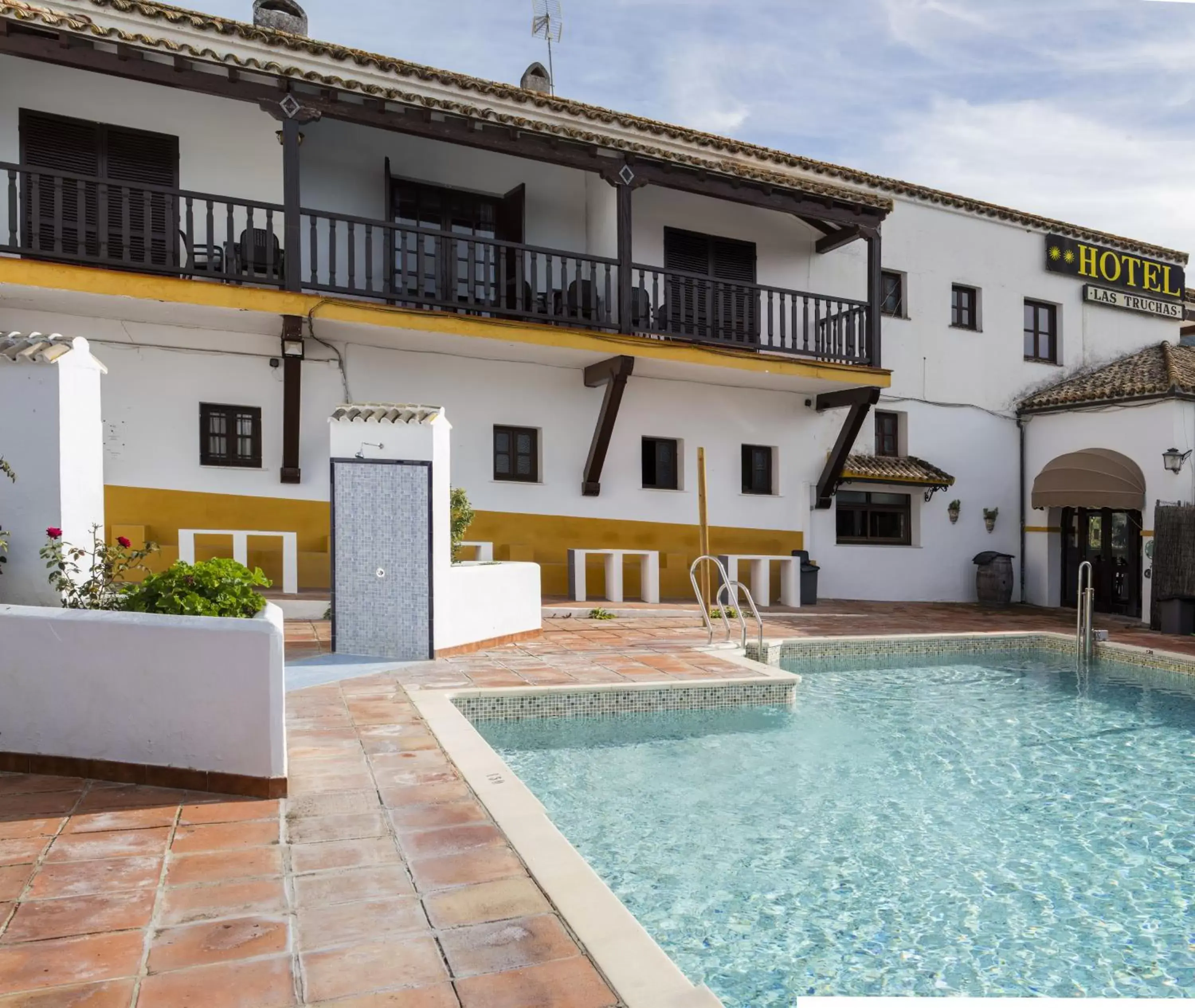 Swimming pool, Property Building in Tugasa Las Truchas