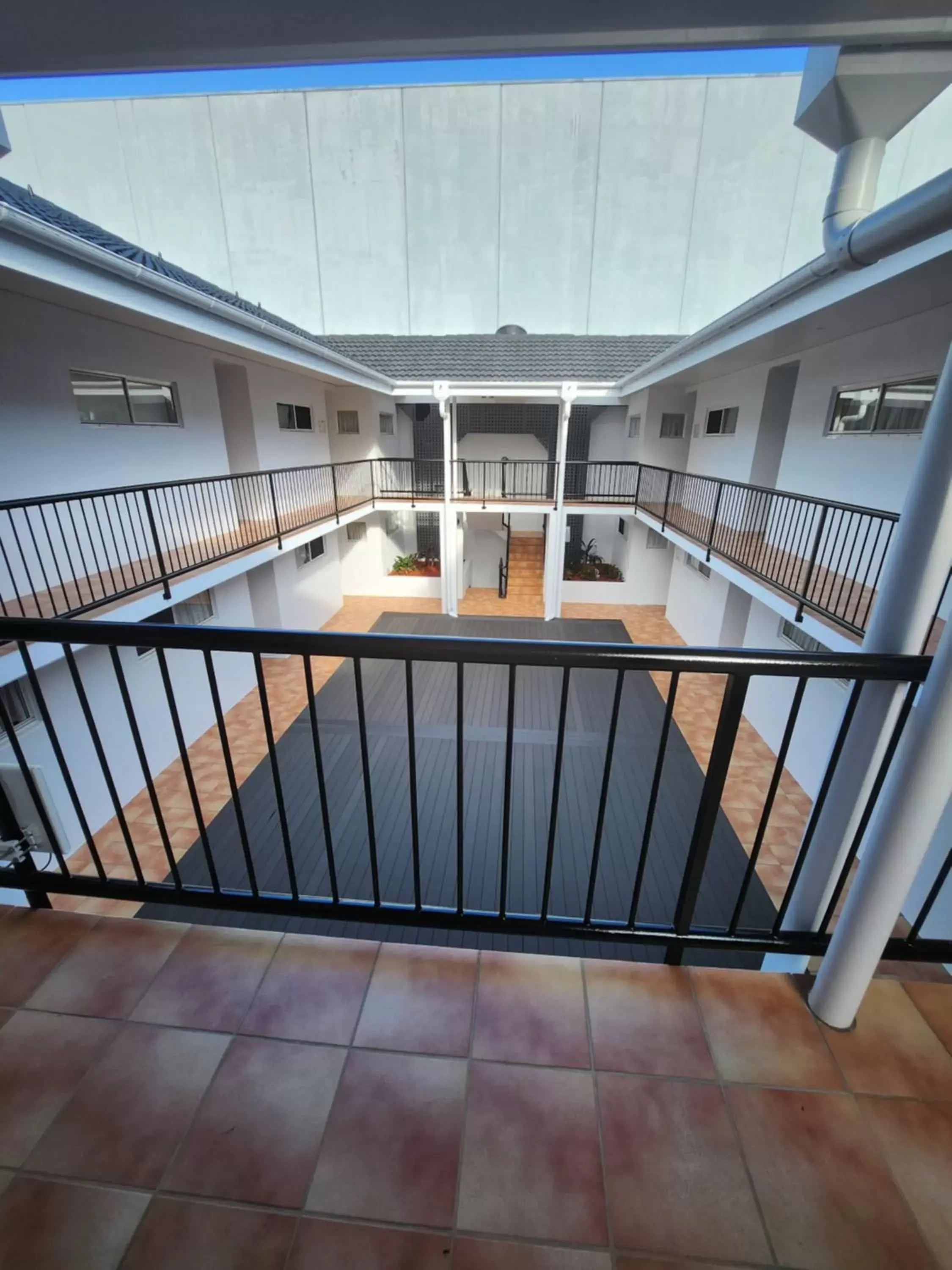 Balcony/Terrace, Swimming Pool in Villa Vaucluse Apartments