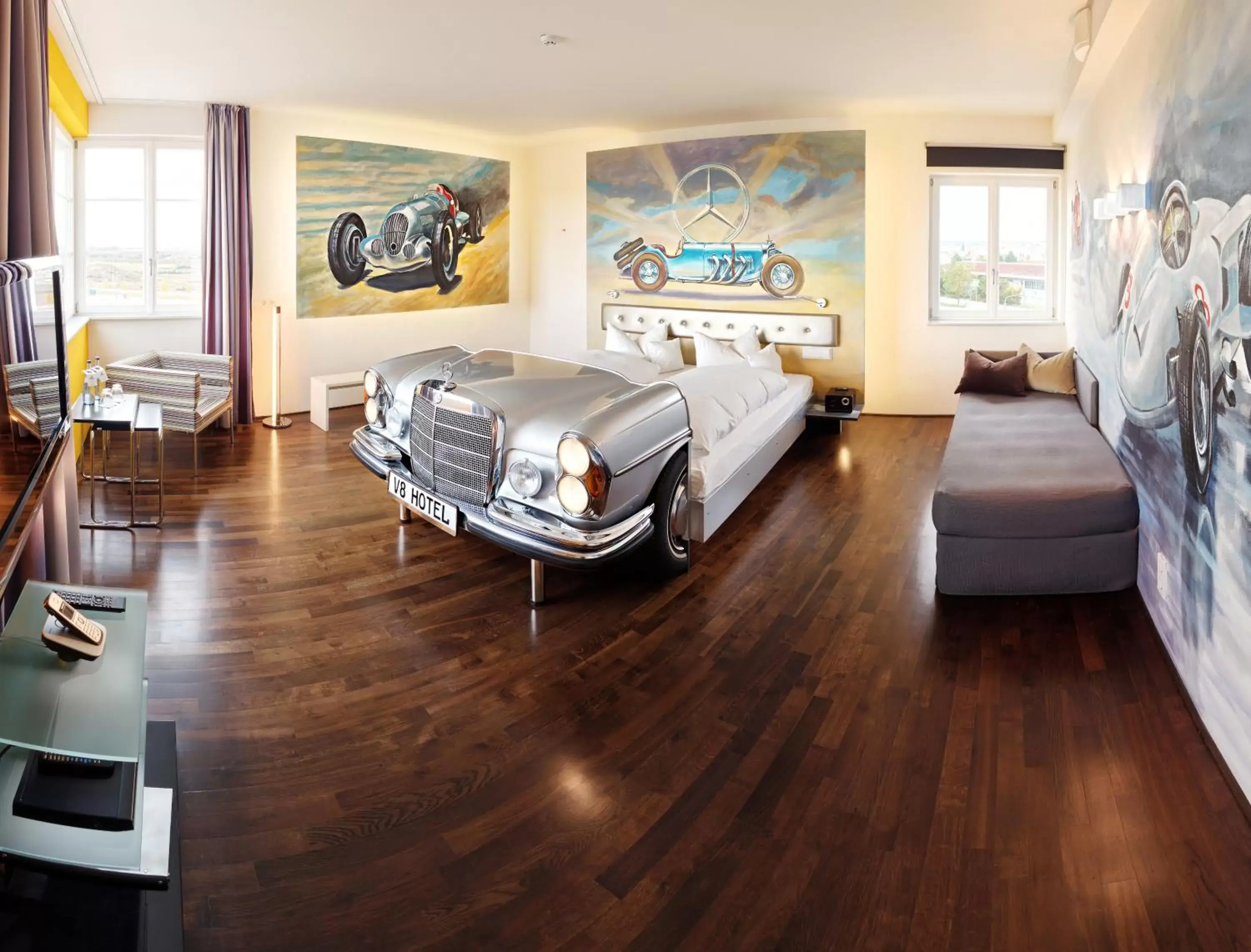 Suite in V8 HOTEL Classic Motorworld Region Stuttgart