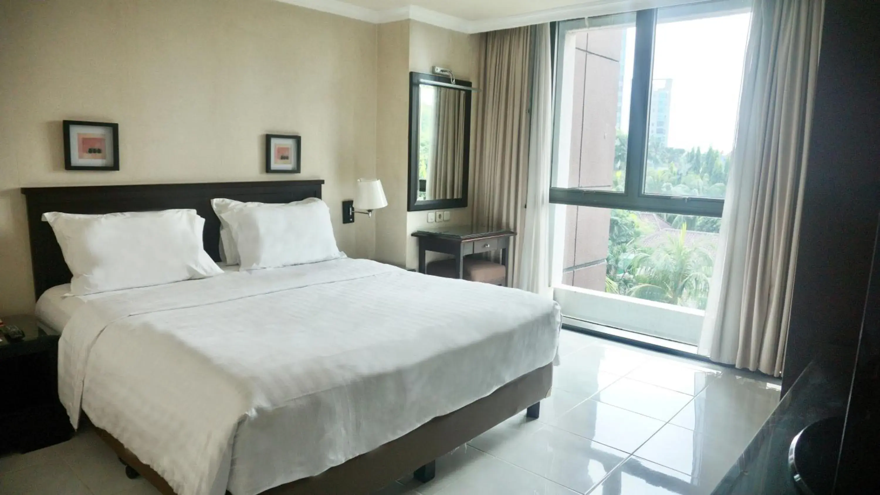 Bed in Kristal Hotel Jakarta