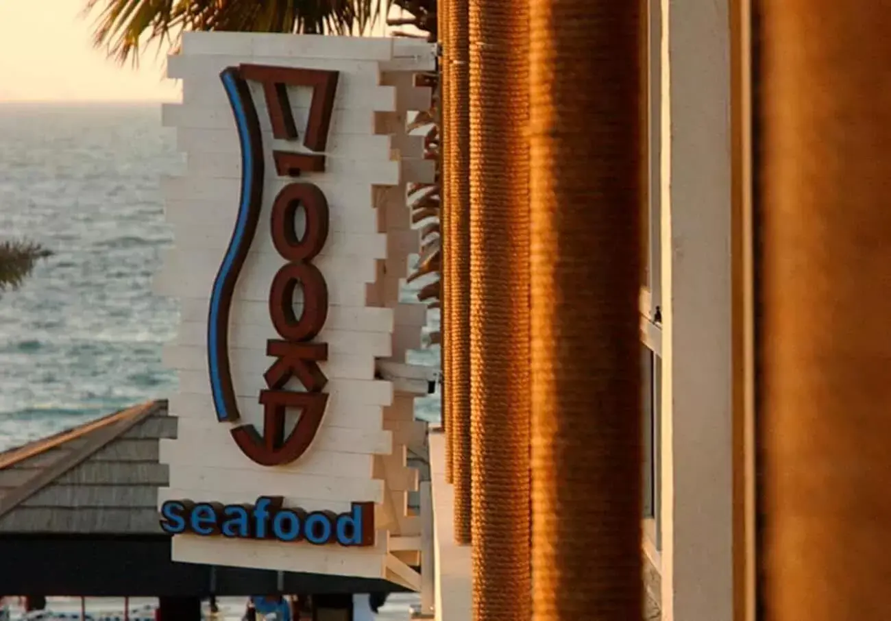 Restaurant/places to eat, Property Logo/Sign in Dubai Marine Beach Resort & Spa