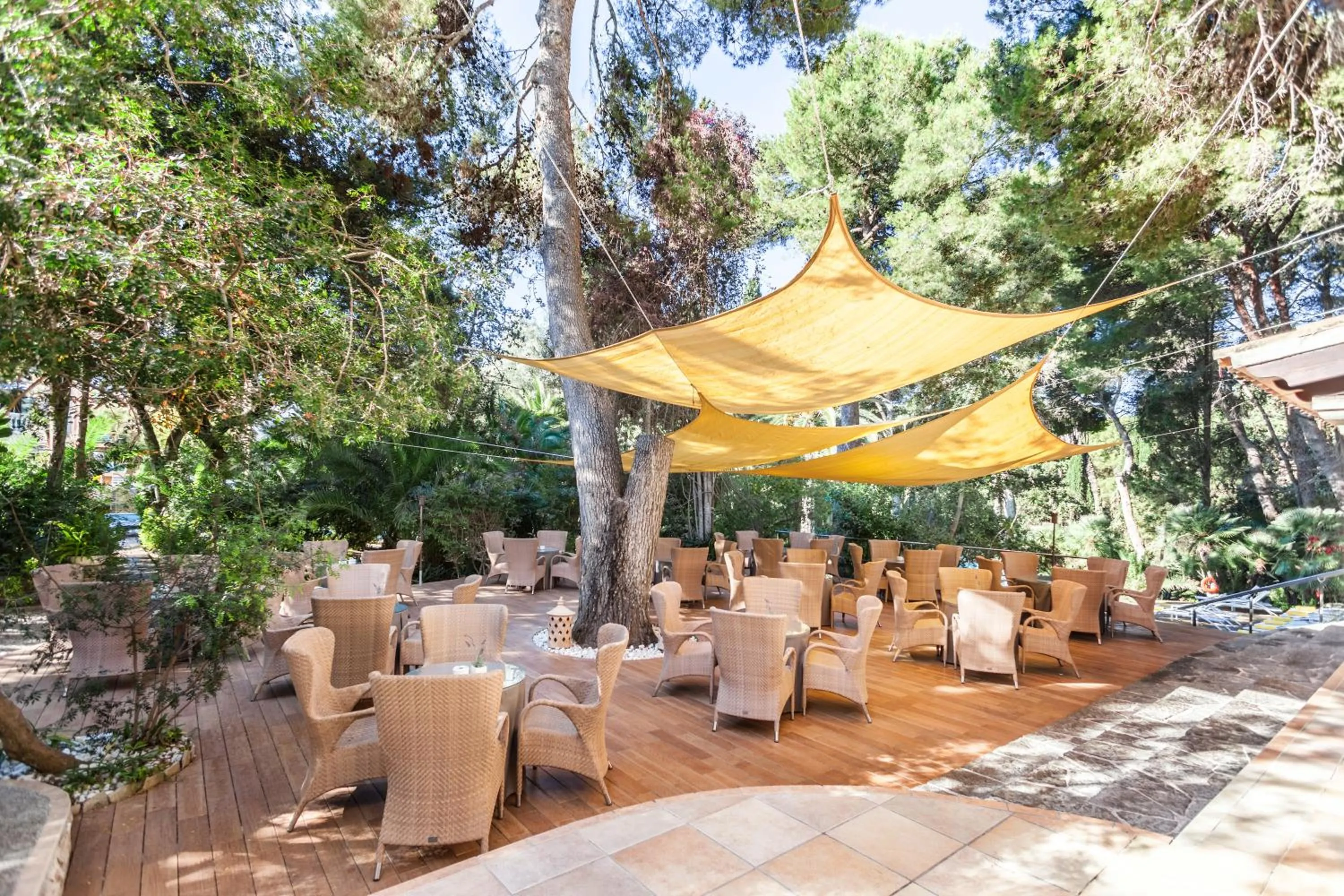 Restaurant/places to eat in Lago Garden Apart-Suites & Spa Hotel