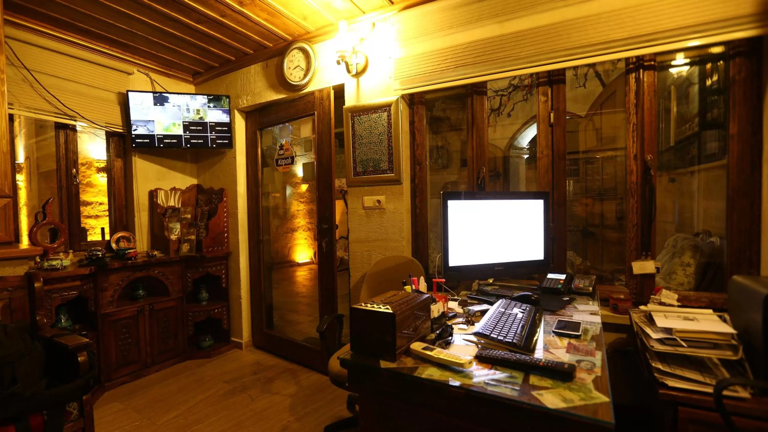 Lobby or reception in Hidden Cave Hotel
