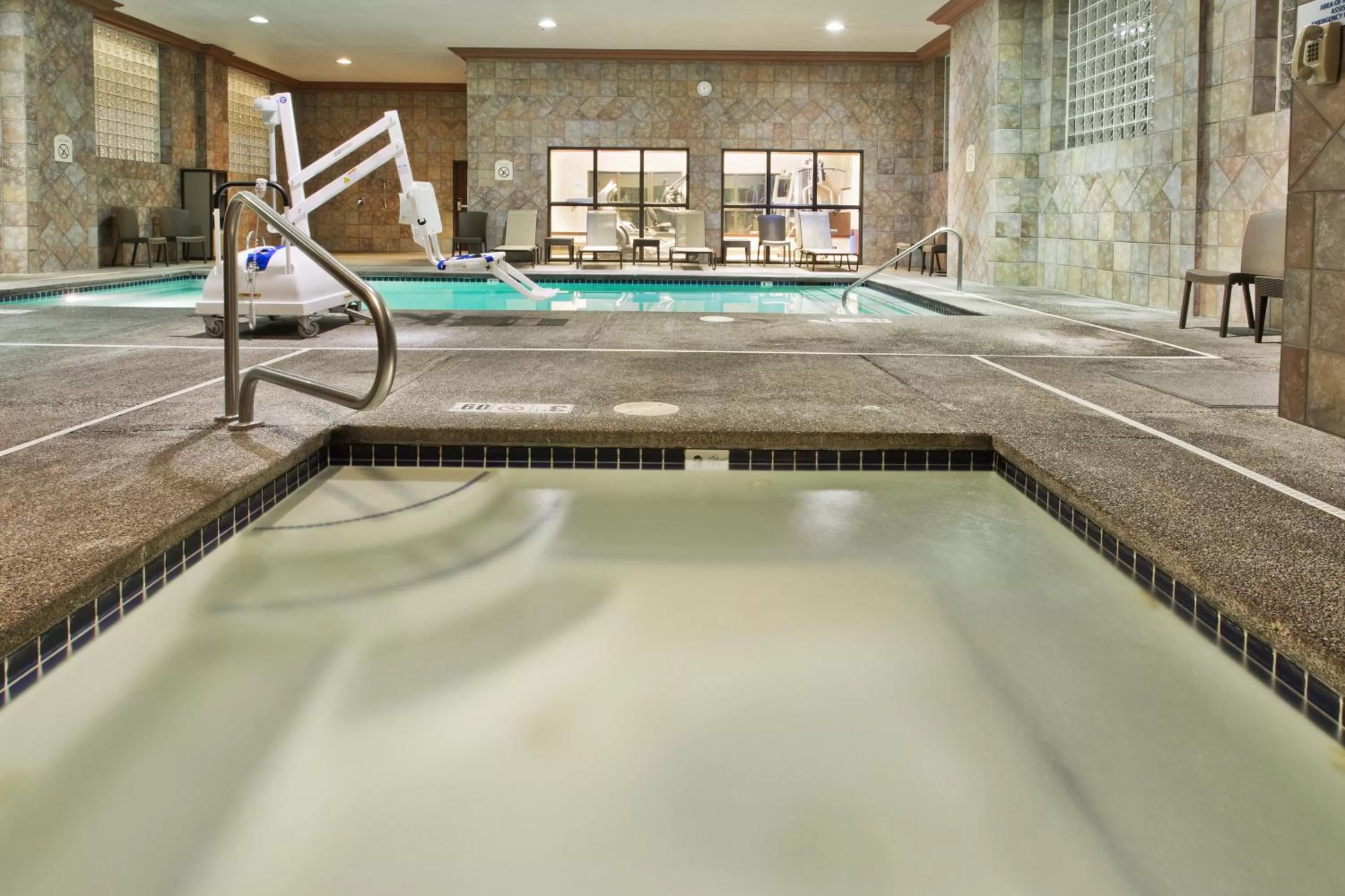 Swimming pool in Holiday Inn Express Hotel & Suites Portland-Northwest Downtown by IHG