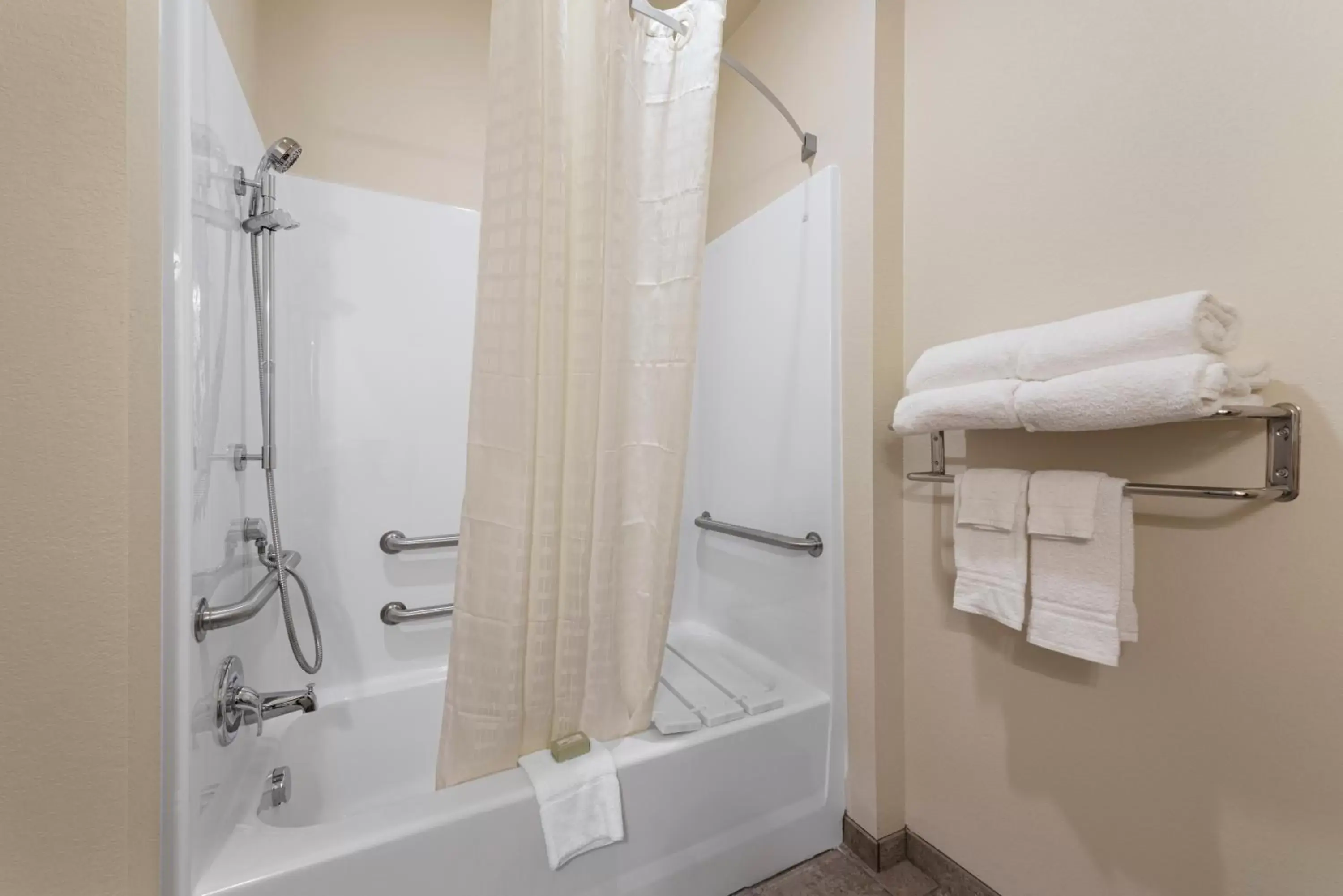 Bathroom in Cobblestone Hotel & Suites - Urbana