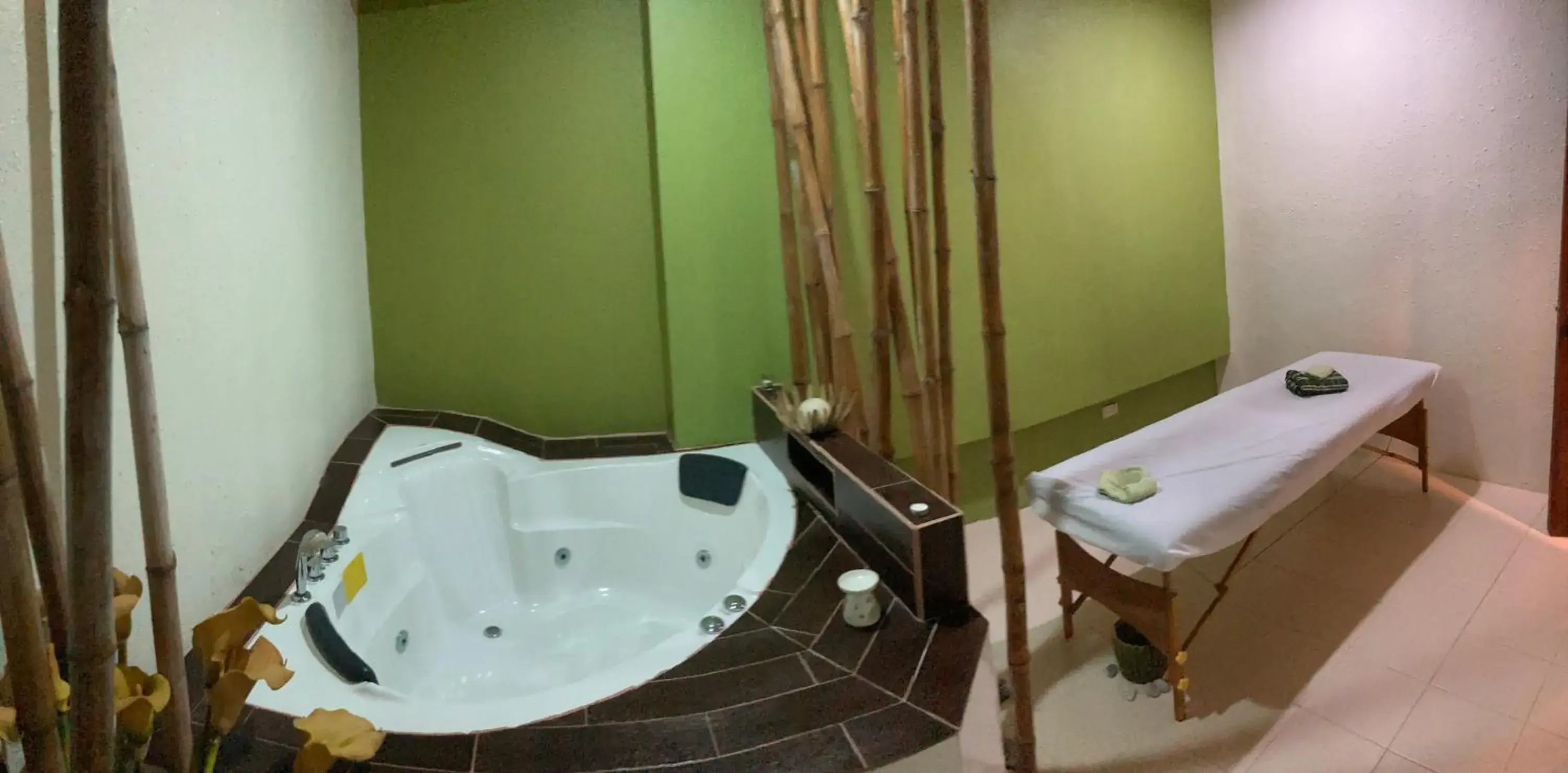 Spa and wellness centre/facilities, Bathroom in Sunset At Aninuan Beach Resort