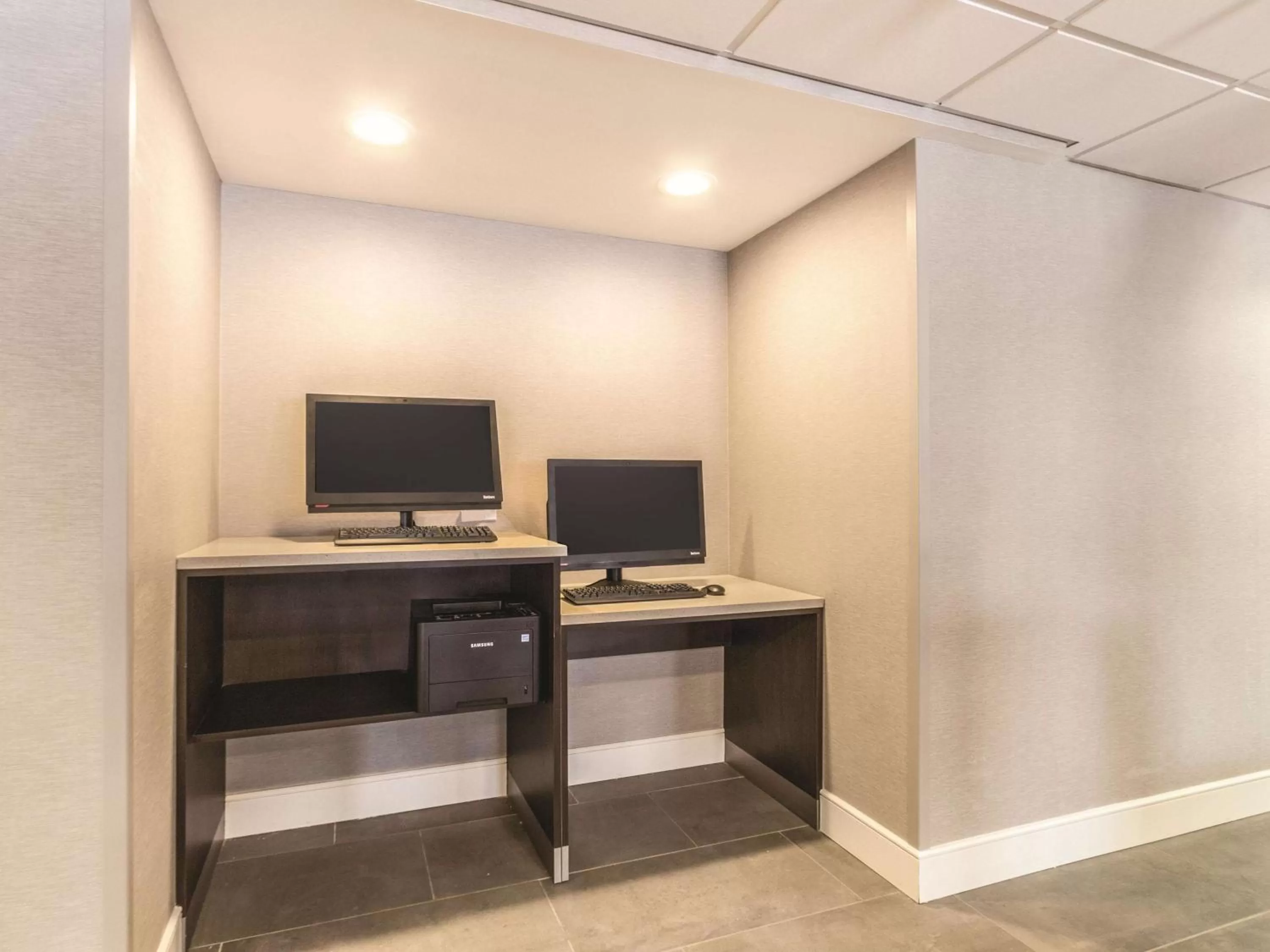 On site in La Quinta by Wyndham Cleveland - Airport North