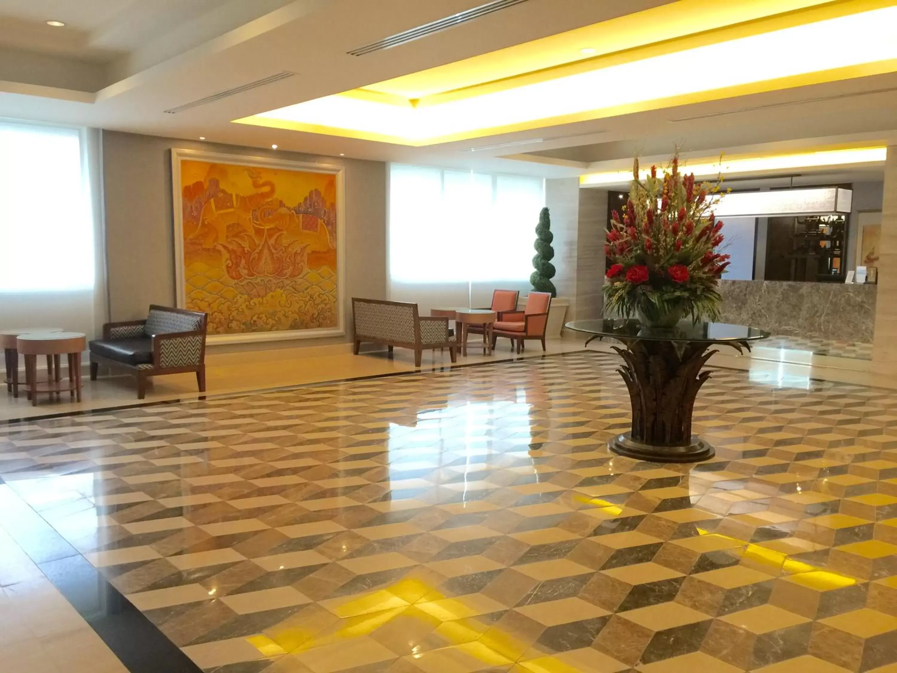 Living room, Lobby/Reception in Indra Regent Hotel
