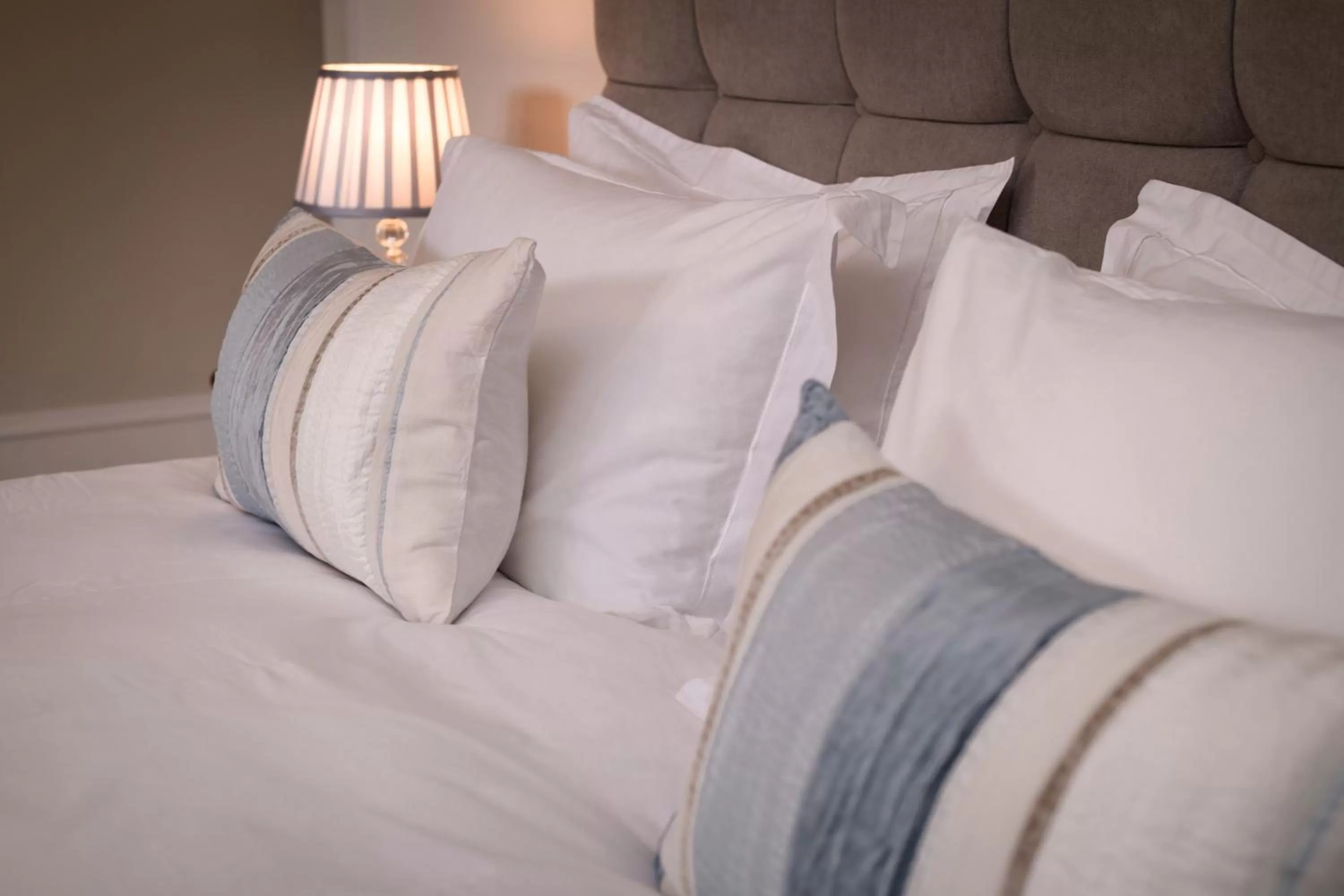 Bed in Lys-Na-Greyne Country House