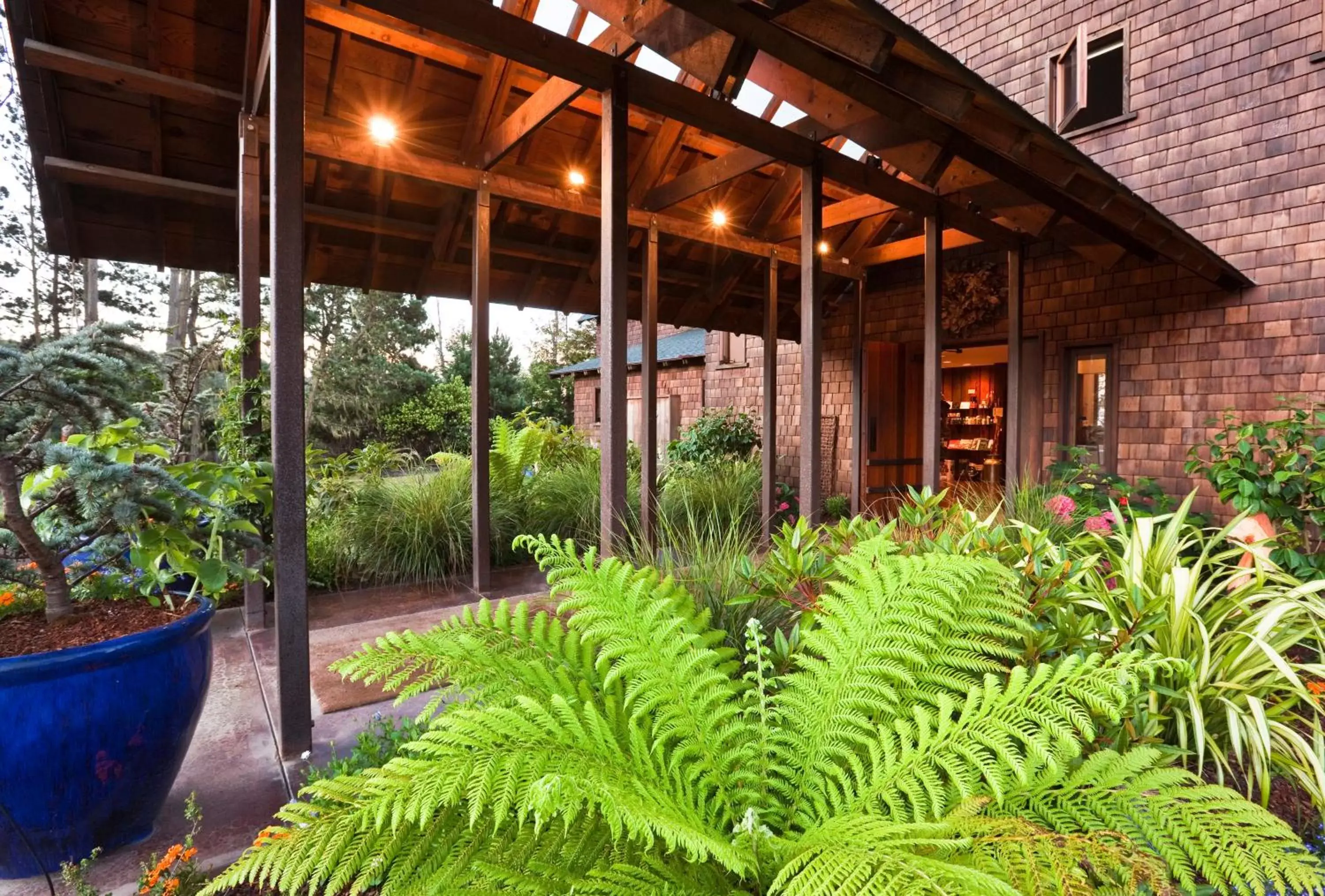 Facade/entrance in Brewery Gulch Inn