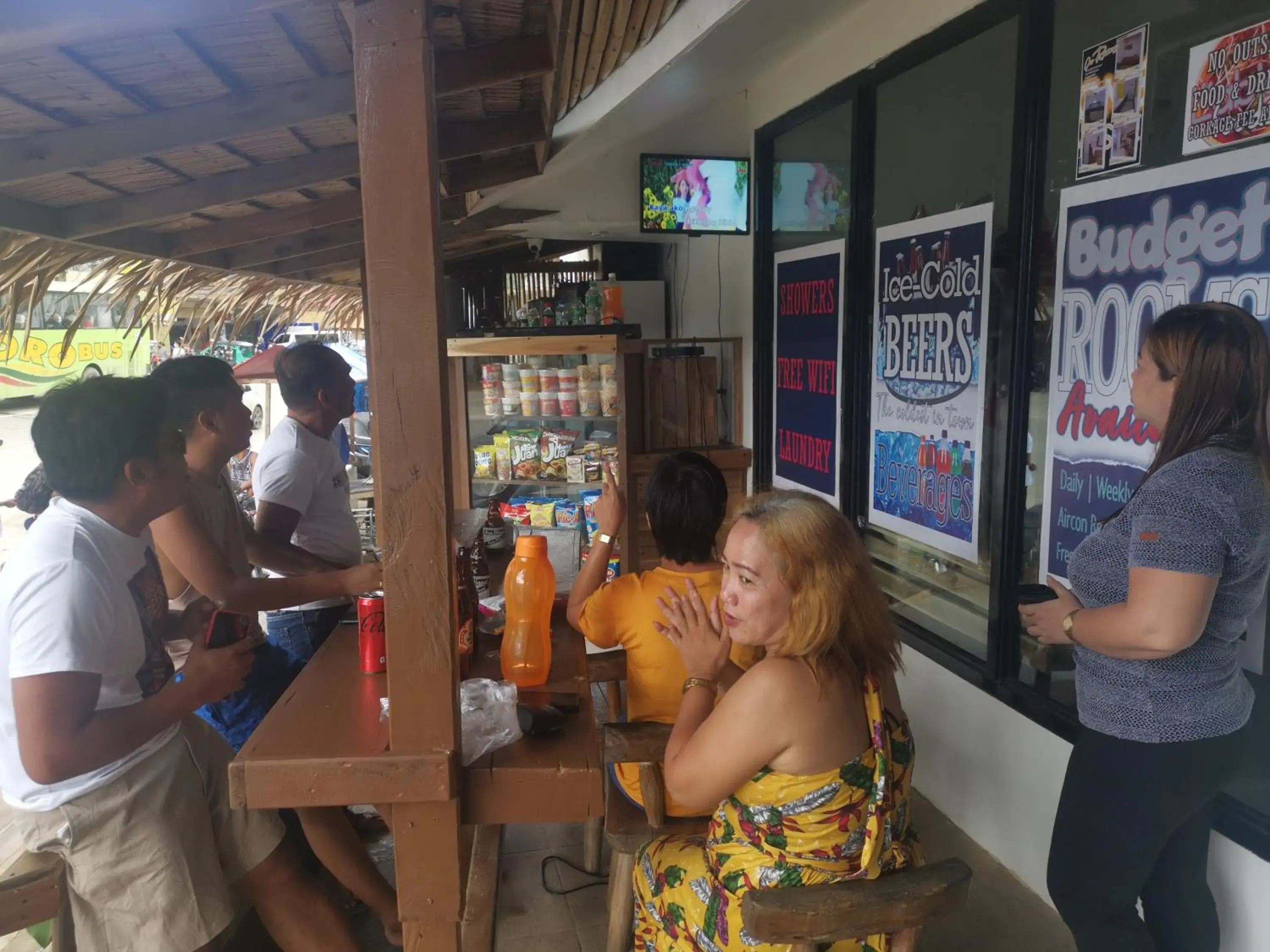 Karaoke in El Nido One Hostel