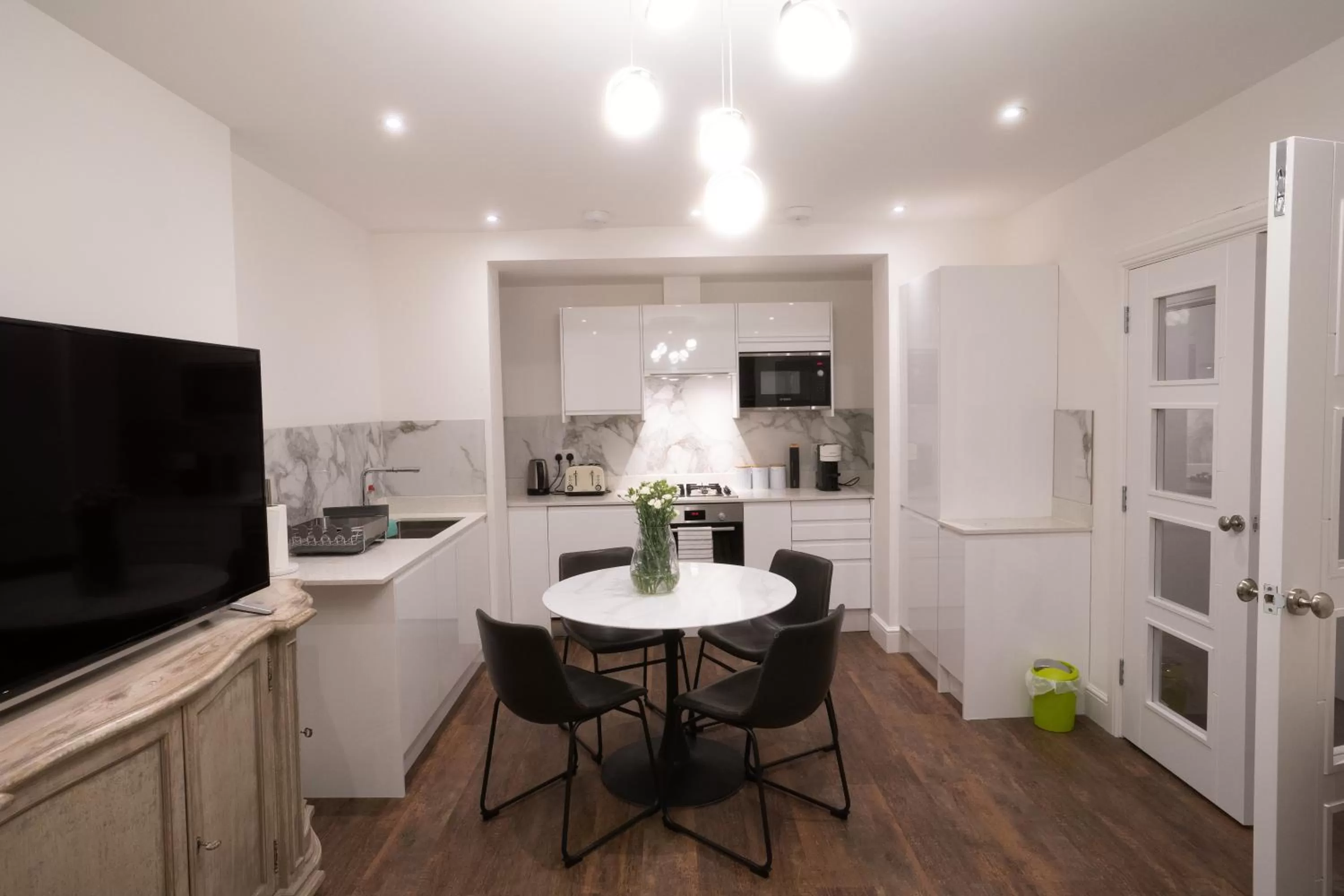 TV/Entertainment Center in The Avonmore Olympia