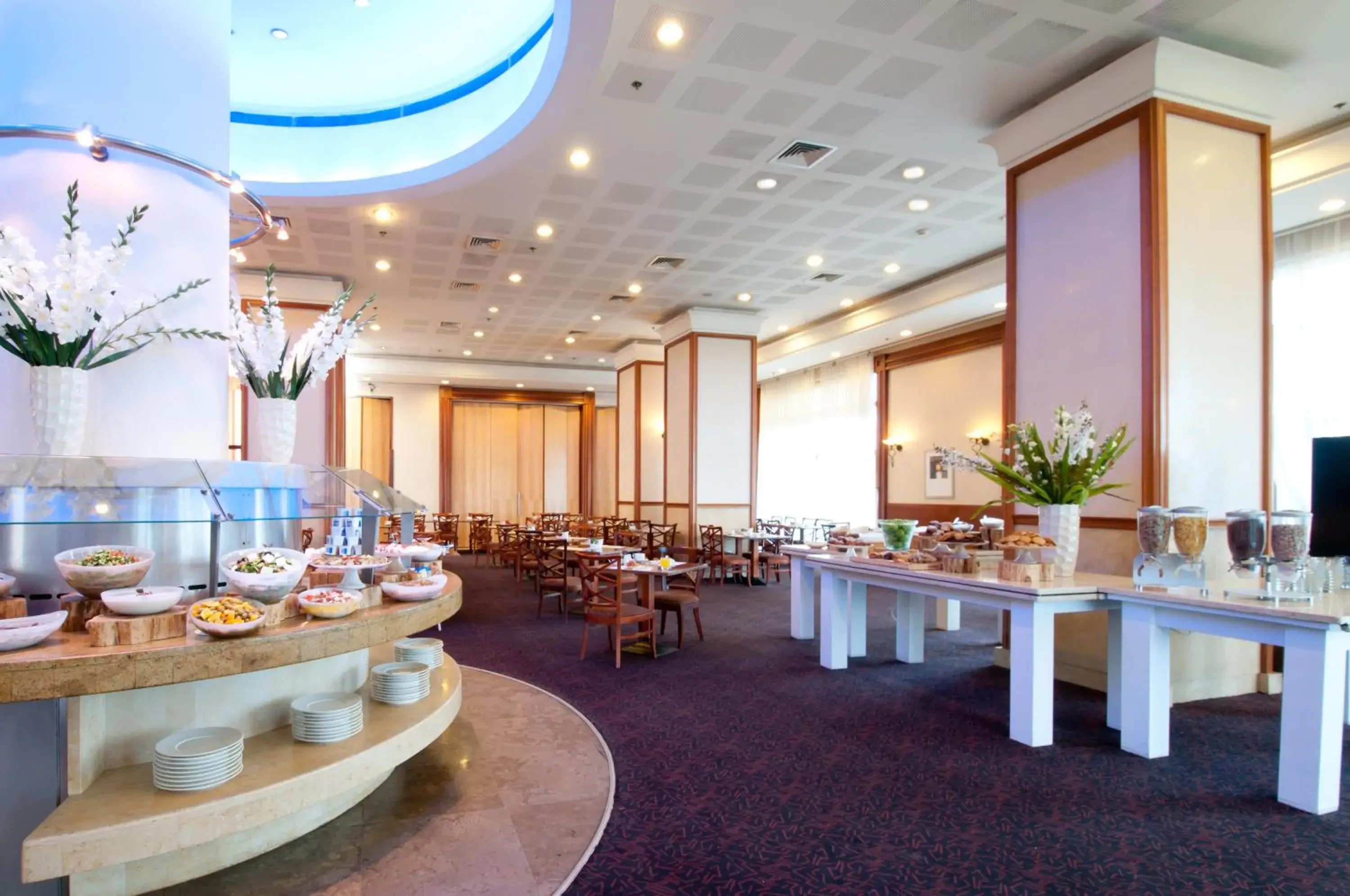 Restaurant/places to eat, Banquet Facilities in LEONARDO PLAZA HAIFA