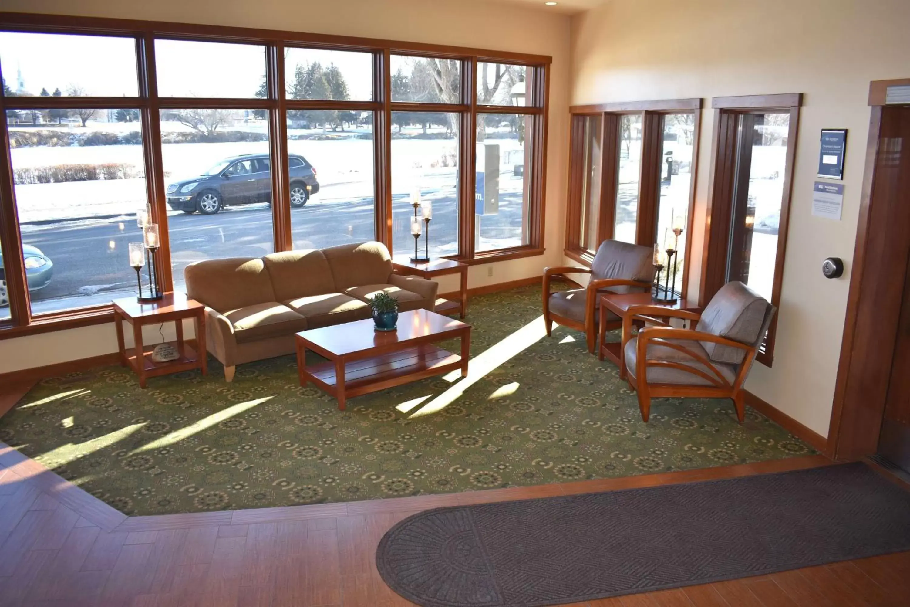 Lobby or reception, Seating Area in Best Western Driftwood Inn