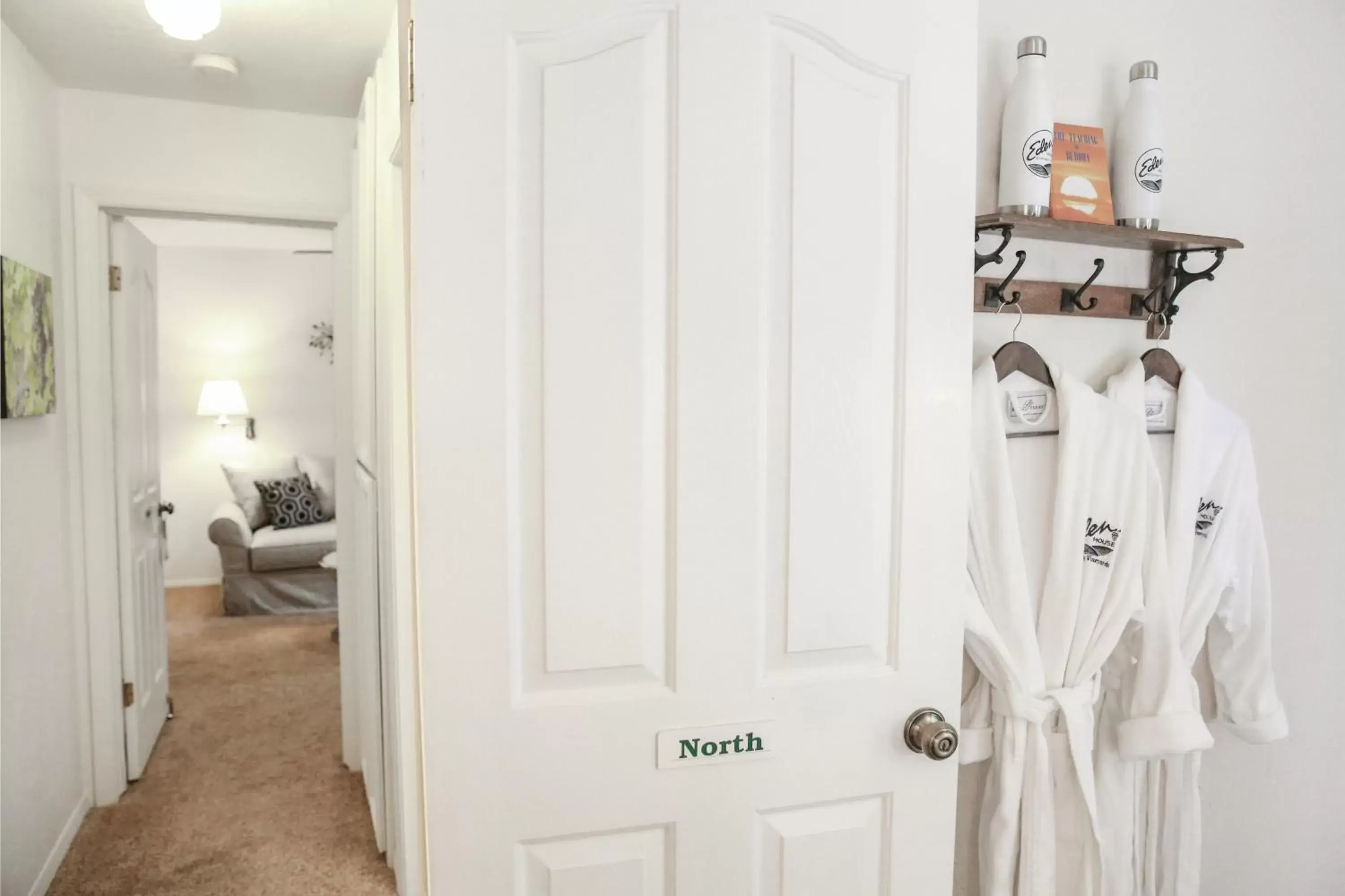 Photo of the whole room in The Eden House Vineyard Photo of the whole room in The Eden House Vineyard