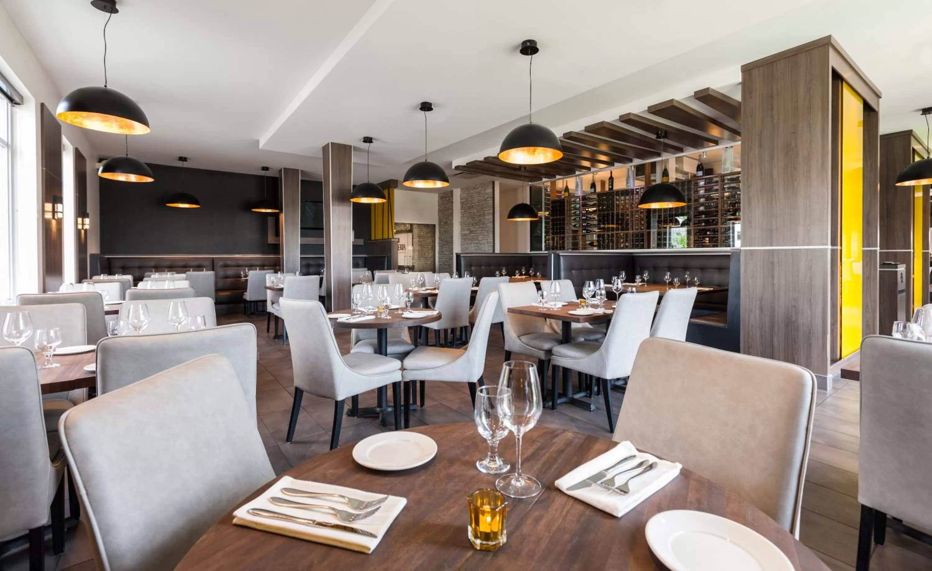 Restaurant/places to eat in Imperia Hôtel et Suites Terrebonne