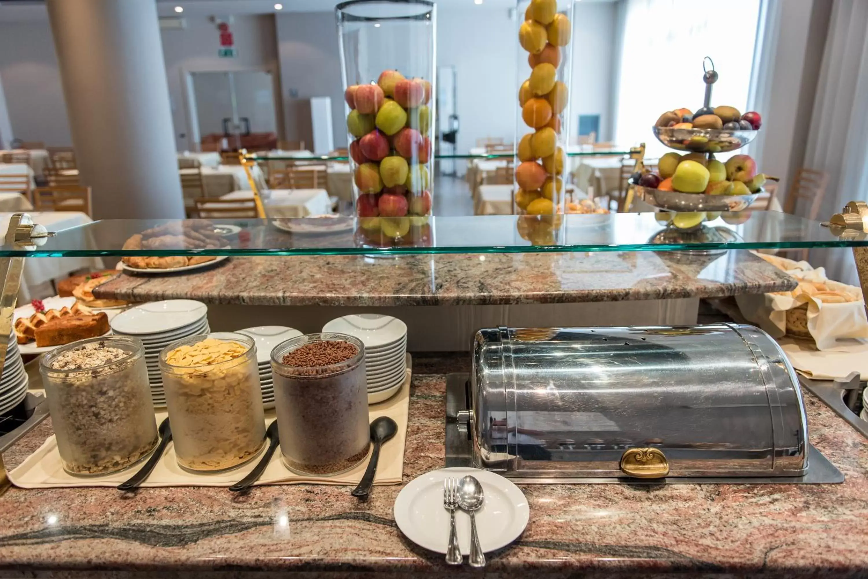 Buffet breakfast, Lounge/Bar in Idea Hotel Piacenza